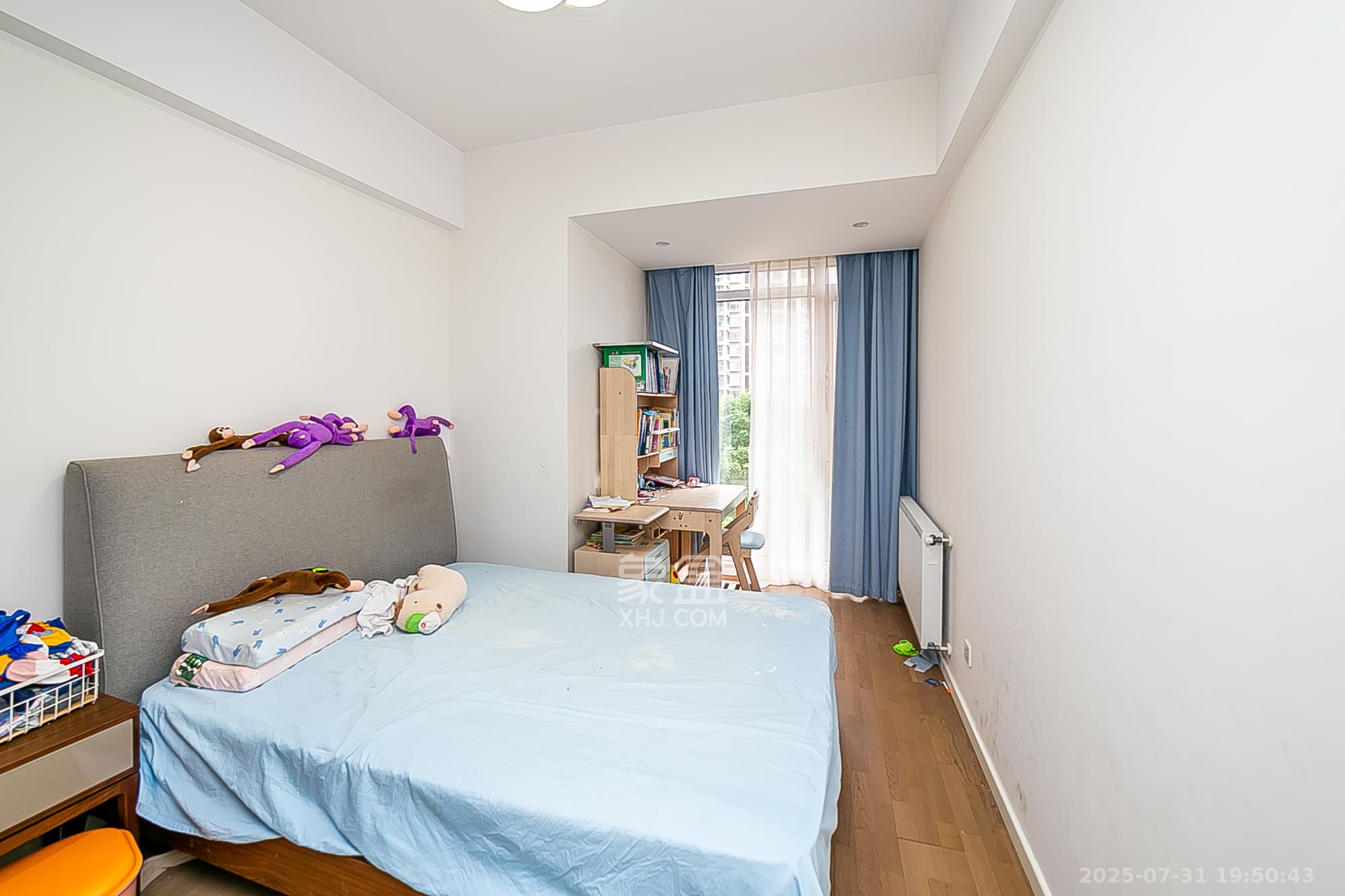 第六都（陆都小区）  5室2厅3卫    480.0万卧室