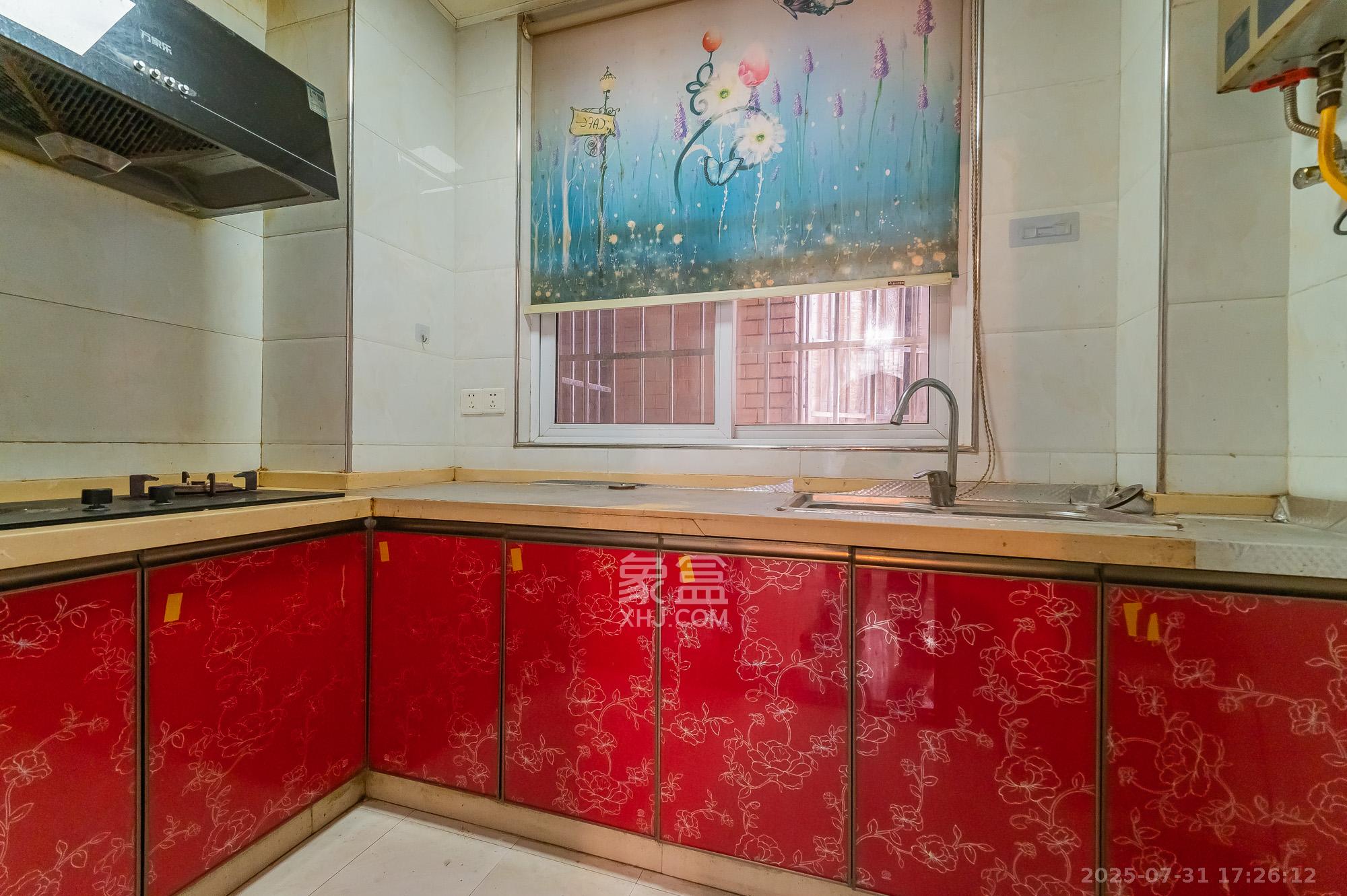 泊林晶城 3室2厅1卫 56.8万 泊林晶城 3室2厅1卫 56.8万厨房