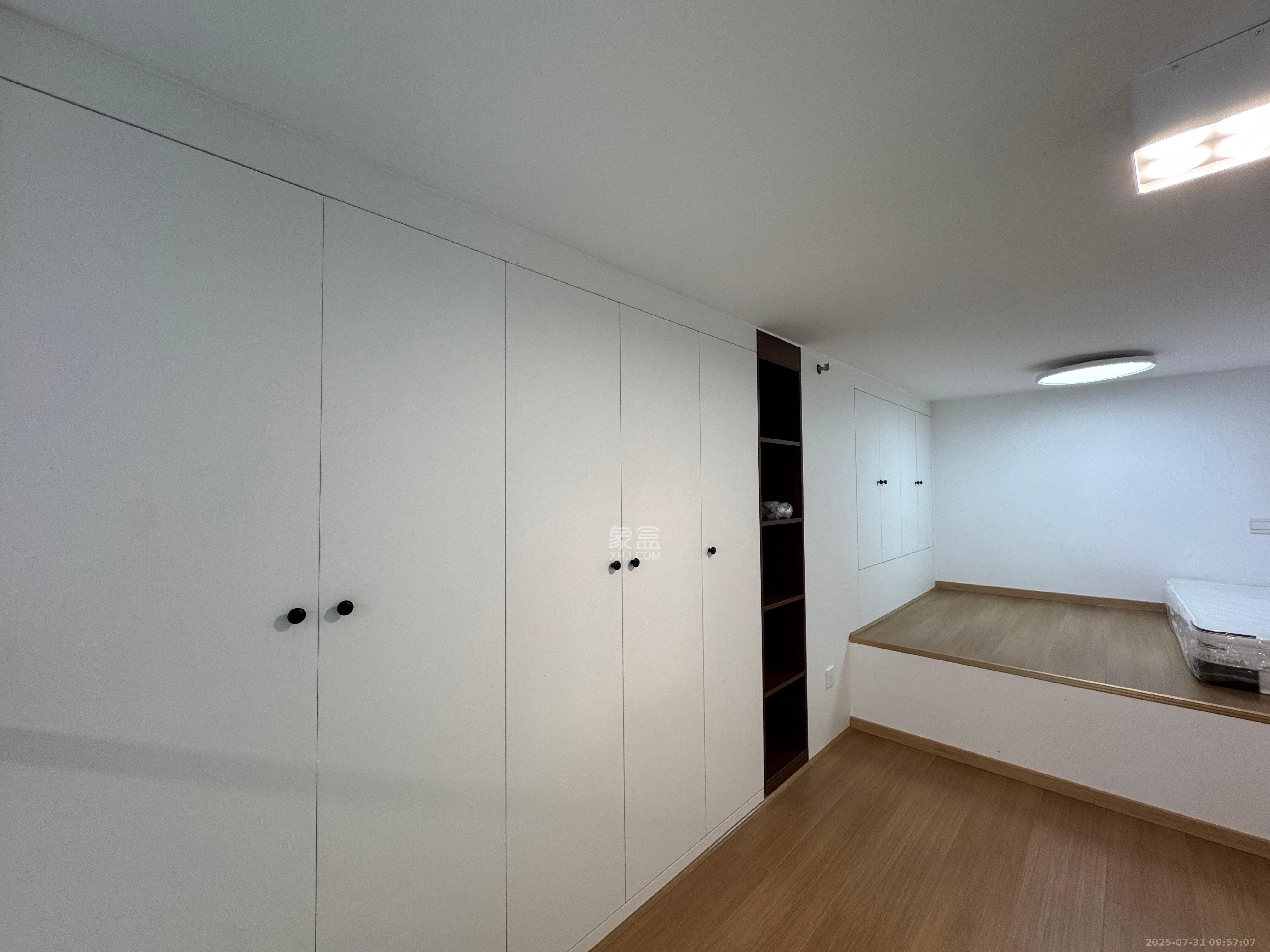 卓越中寰 1室1厅1卫 2700.0元/月 卓越中寰 1室1厅1卫 2700.0元/月室内图