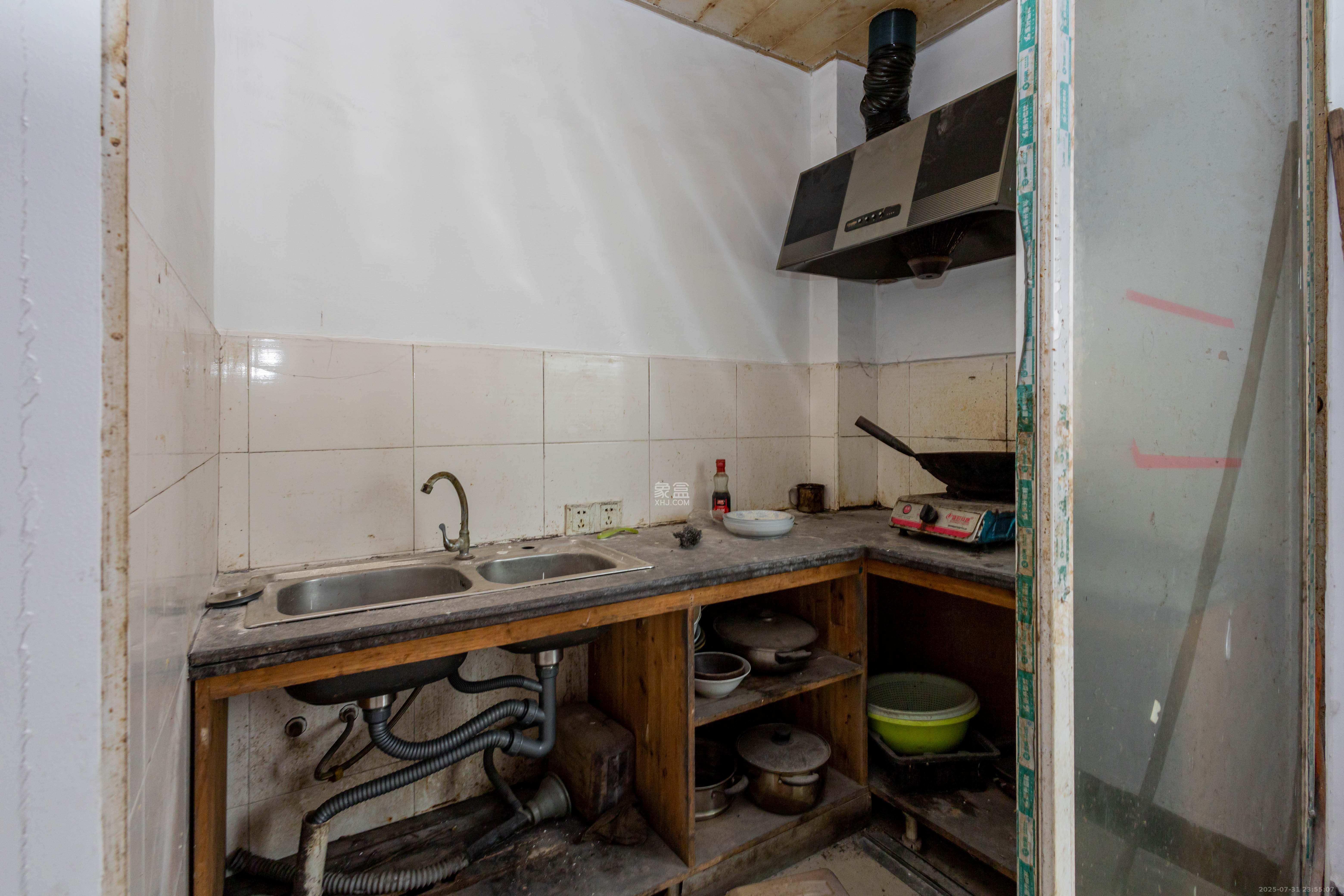 星沙国际物流园/泉星社区 3室2厅2卫 30.7万 星沙国际物流园/泉星社区 3室2厅2卫 30.7万厨房