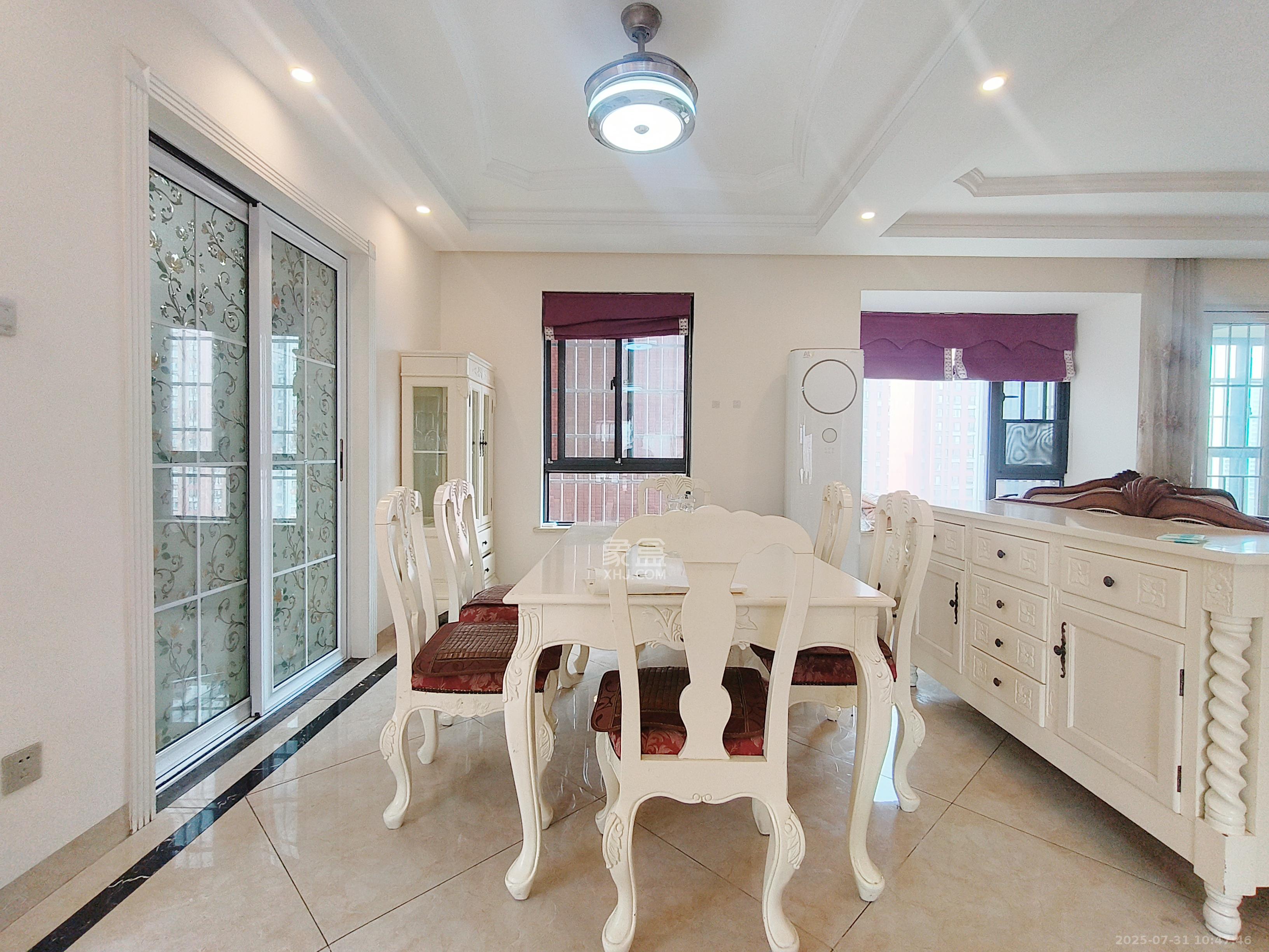 华润凤凰城二期 4室2厅2卫 4000.0元/月 华润凤凰城二期 4室2厅2卫 4000.0元/月室内图