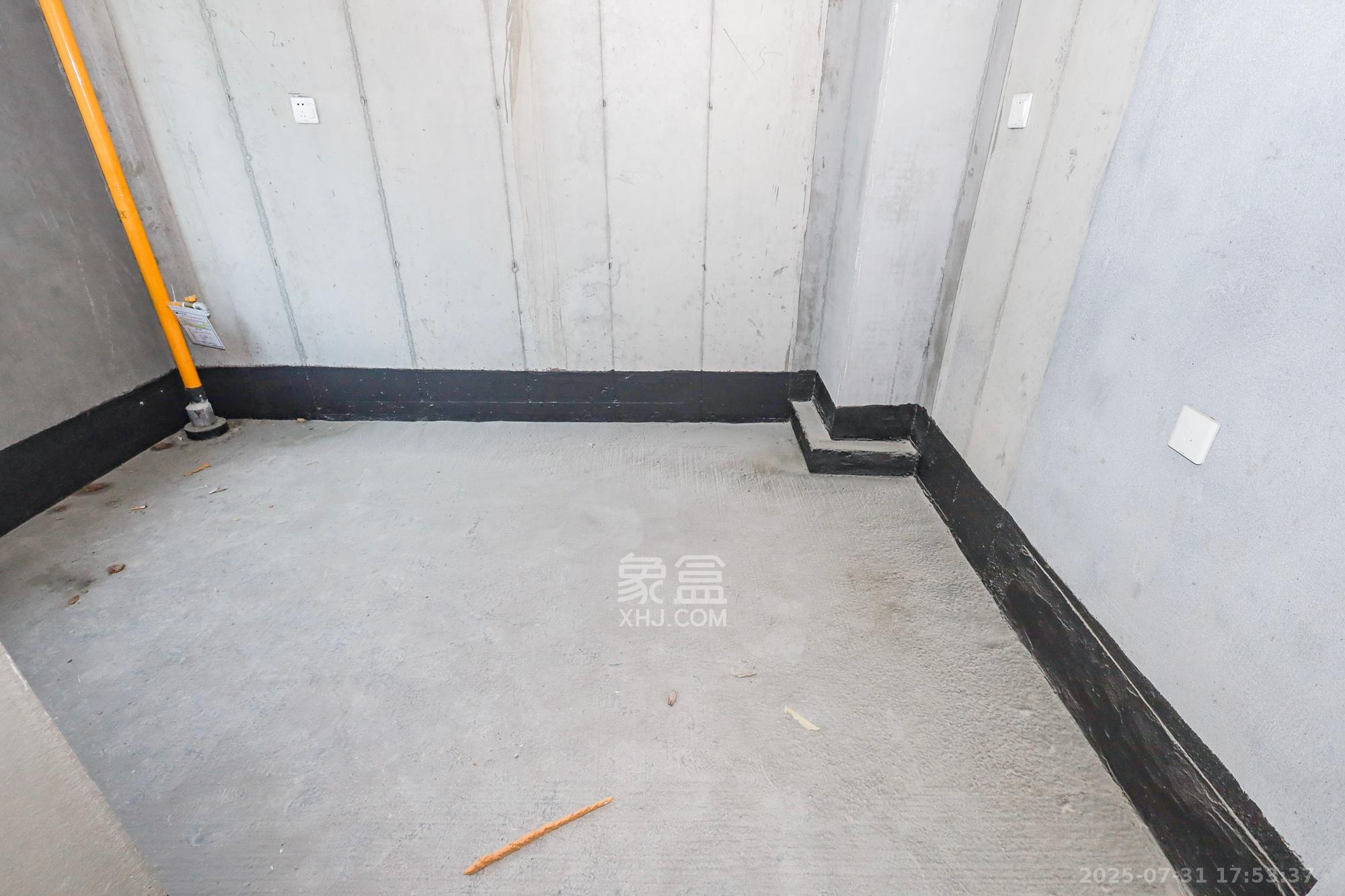 轨道中建麓江府  4室2厅2卫   248.00万厨房