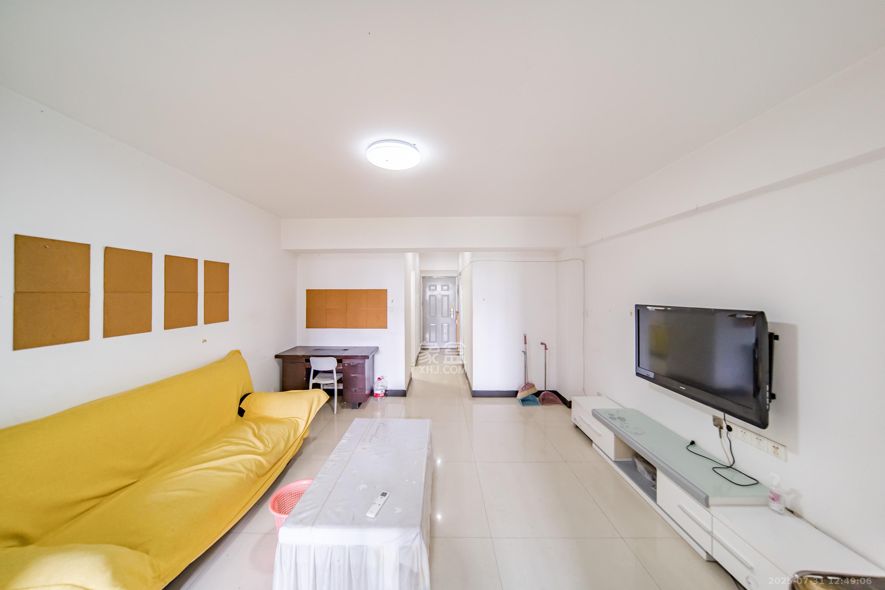 阳光100二期  1室1厅1卫    38.9万客厅