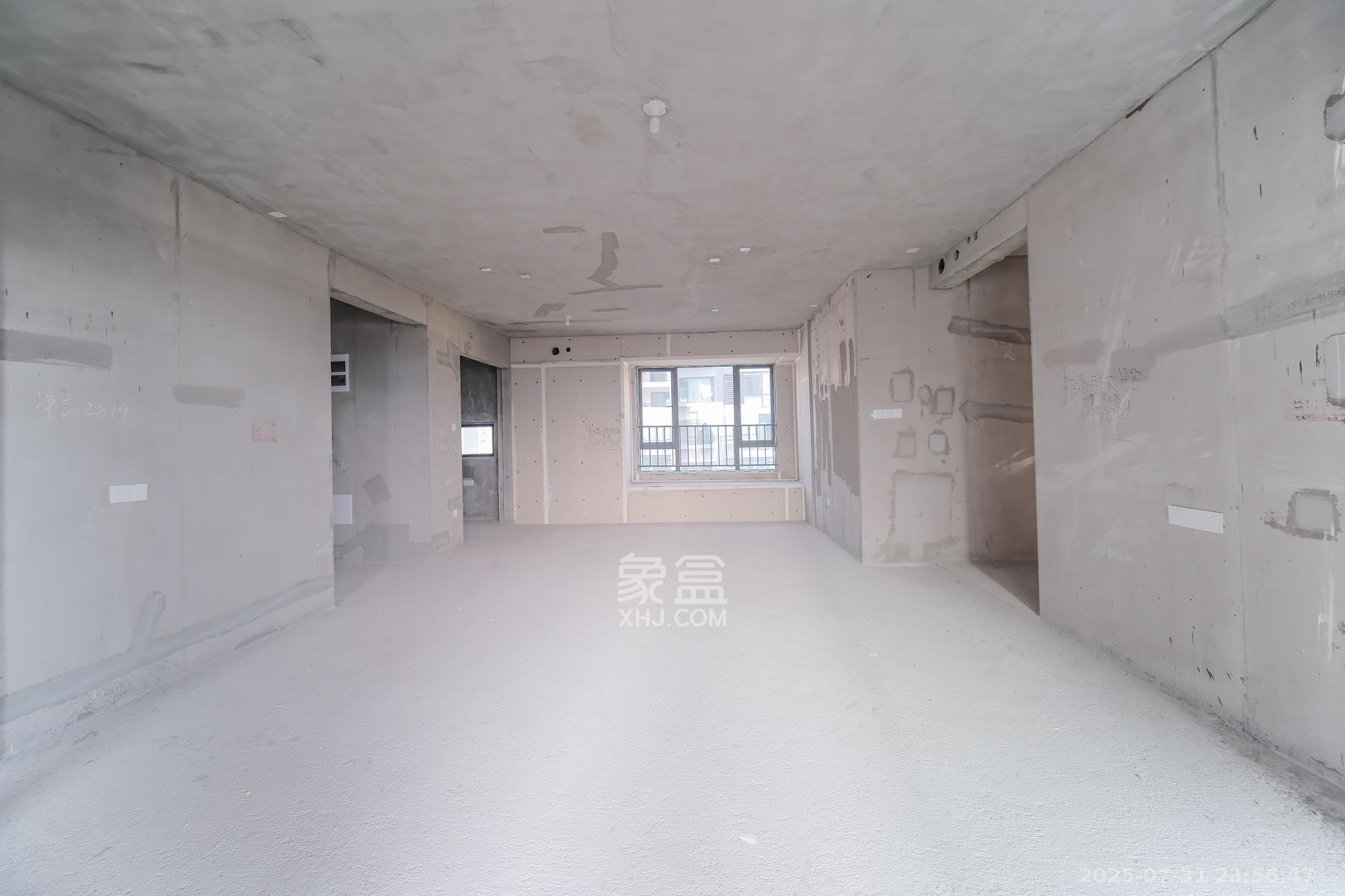 和顺府  4室2厅2卫    120.0万 和顺府  4室2厅2卫    120.0万客厅