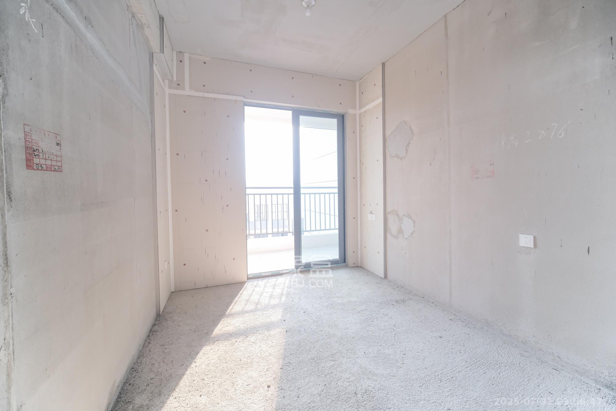 和顺府  4室2厅2卫    120.0万 和顺府  4室2厅2卫    120.0万卧室