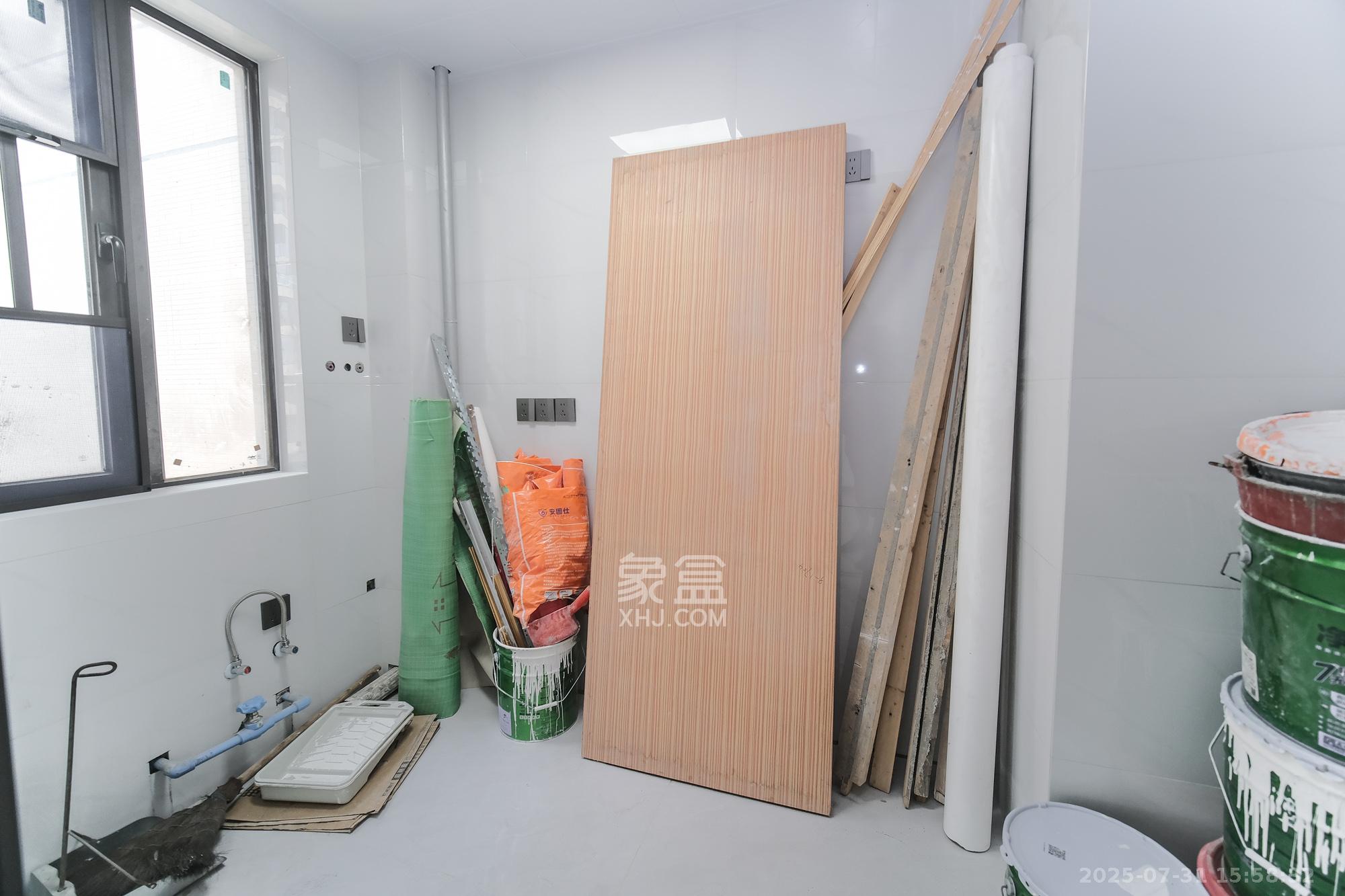 星雅美辰  3室2厅2卫   108.00万厨房