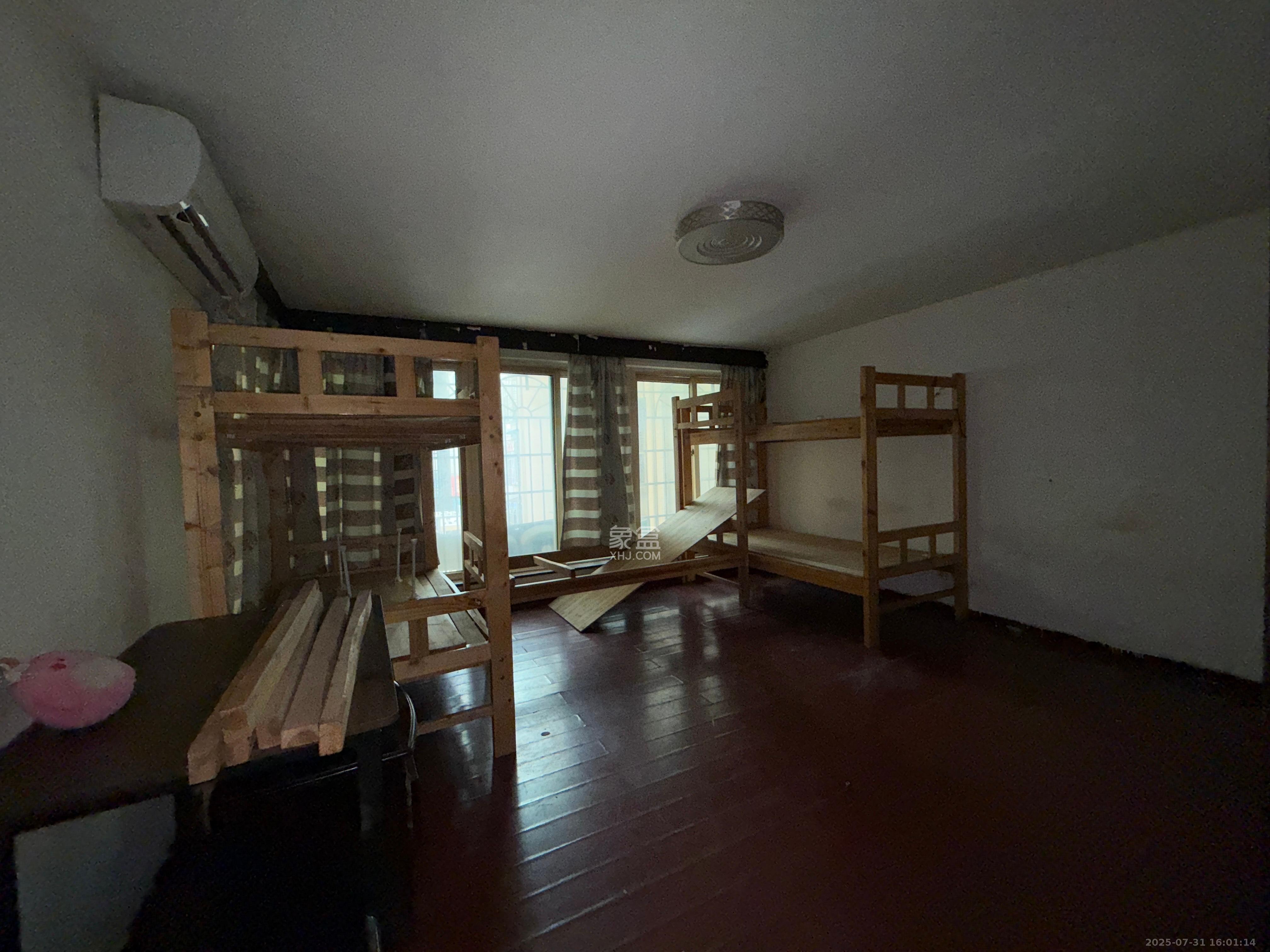 民基大厦 4室1厅1卫 3200.0元/月 民基大厦 4室1厅1卫 3200.0元/月室内图