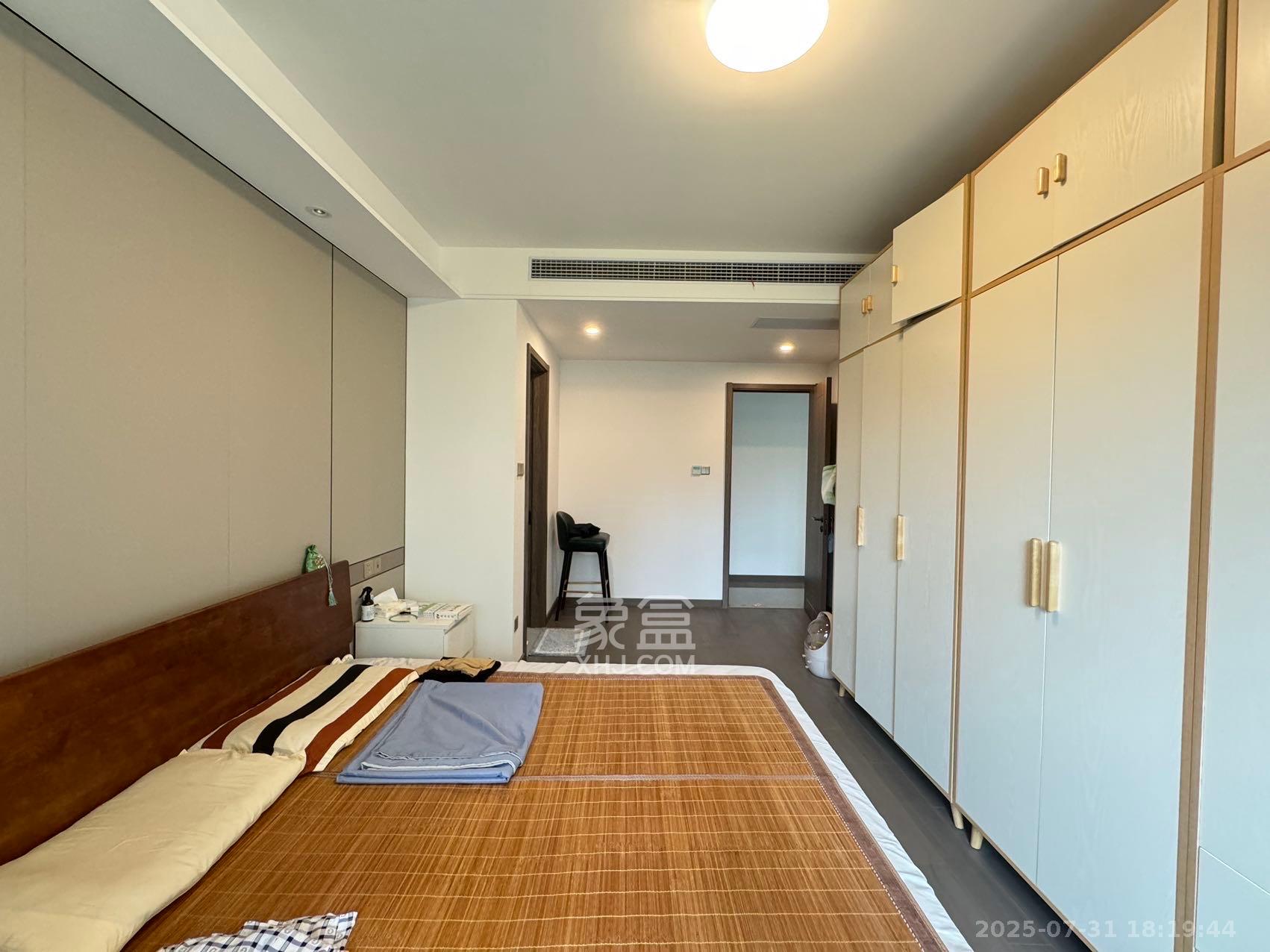 龙湖春江天玺  4室2厅2卫    4700.0元/月室内图
