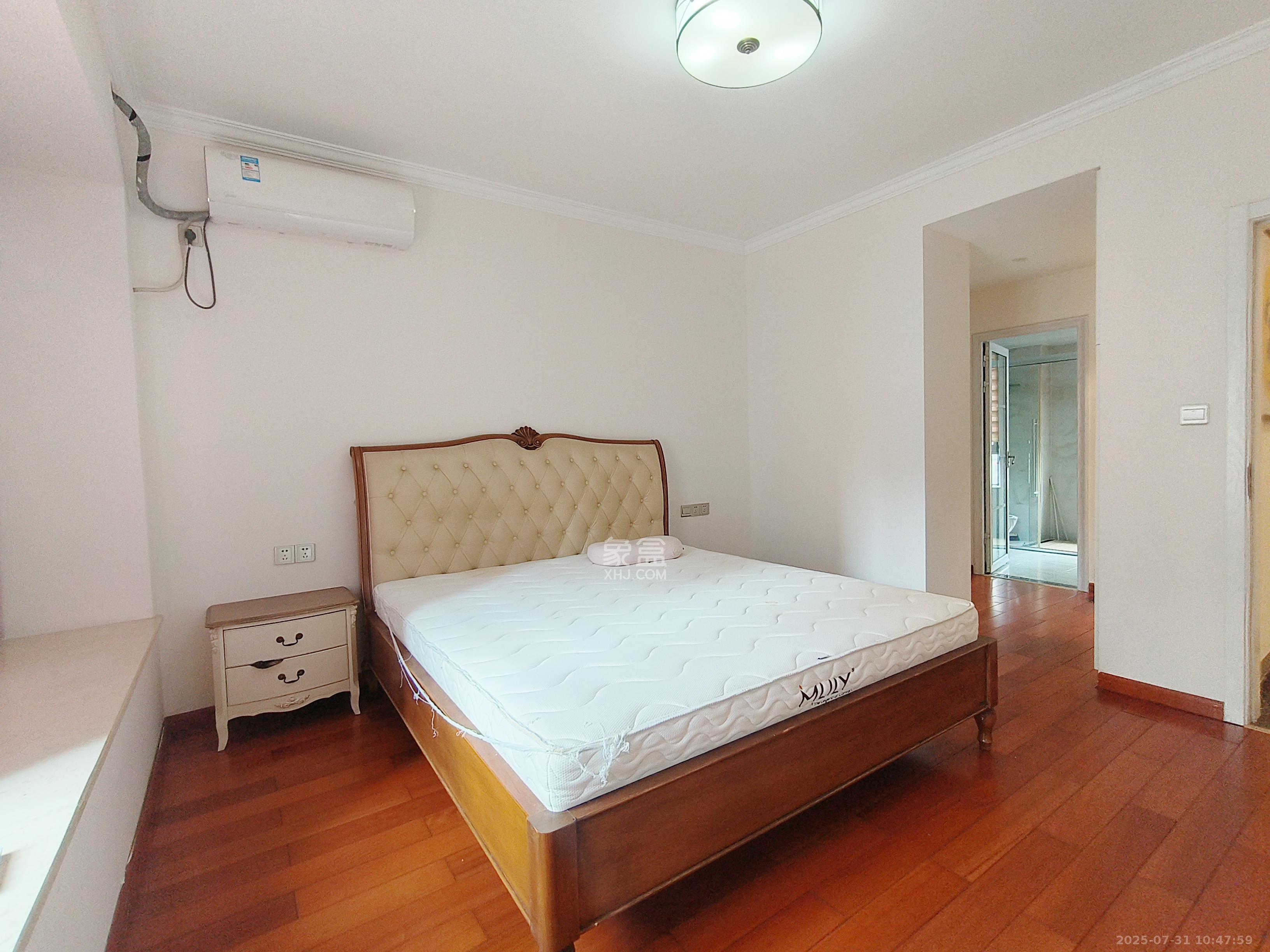 华润凤凰城二期 4室2厅2卫 4000.0元/月 华润凤凰城二期 4室2厅2卫 4000.0元/月室内图