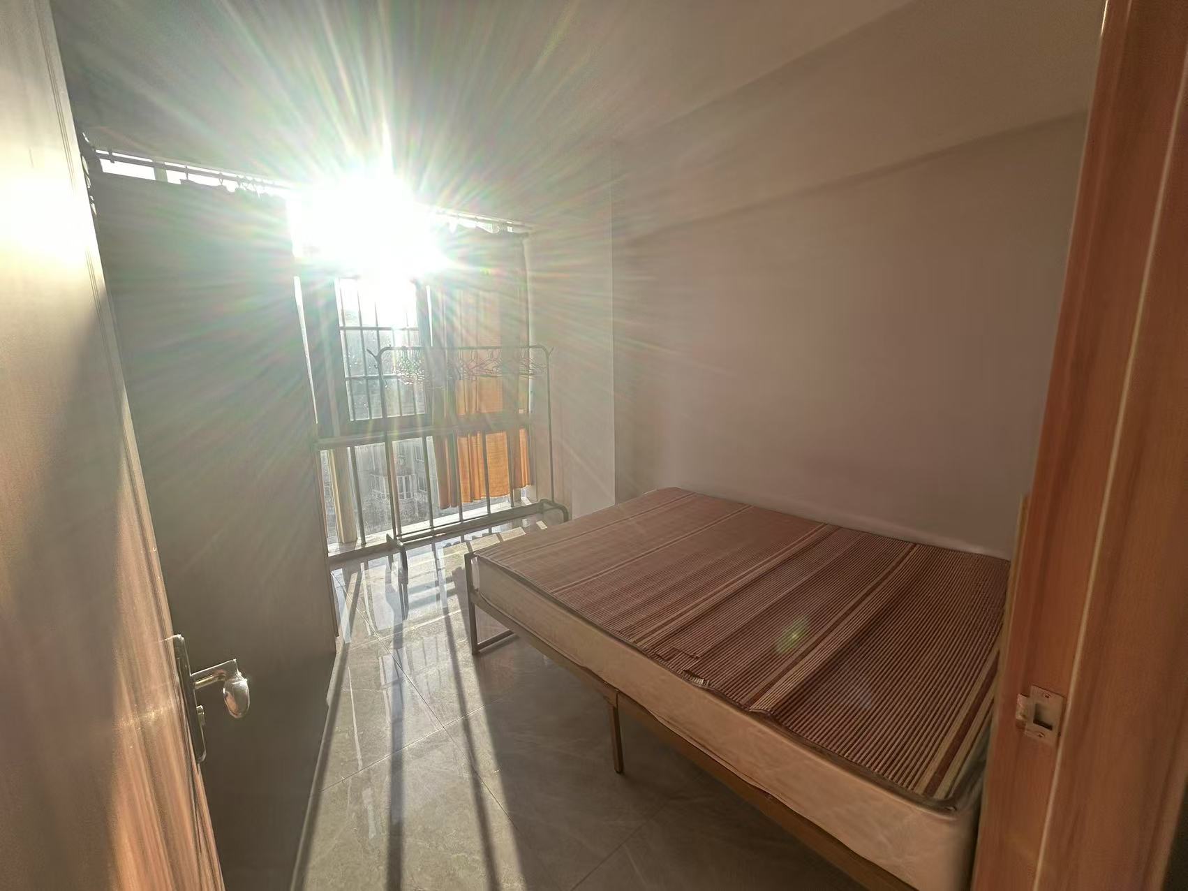 红玫瑰大厦 3室1厅1卫 2600.0元/月 红玫瑰大厦 3室1厅1卫 2600.0元/月室内图