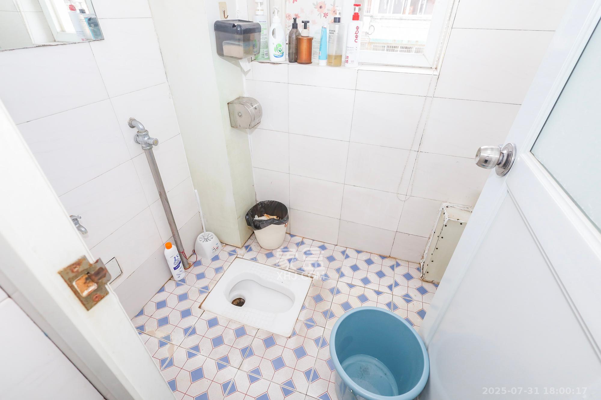 德润园  2室2厅1卫    39.2万 德润园  2室2厅1卫    39.2万卫生间