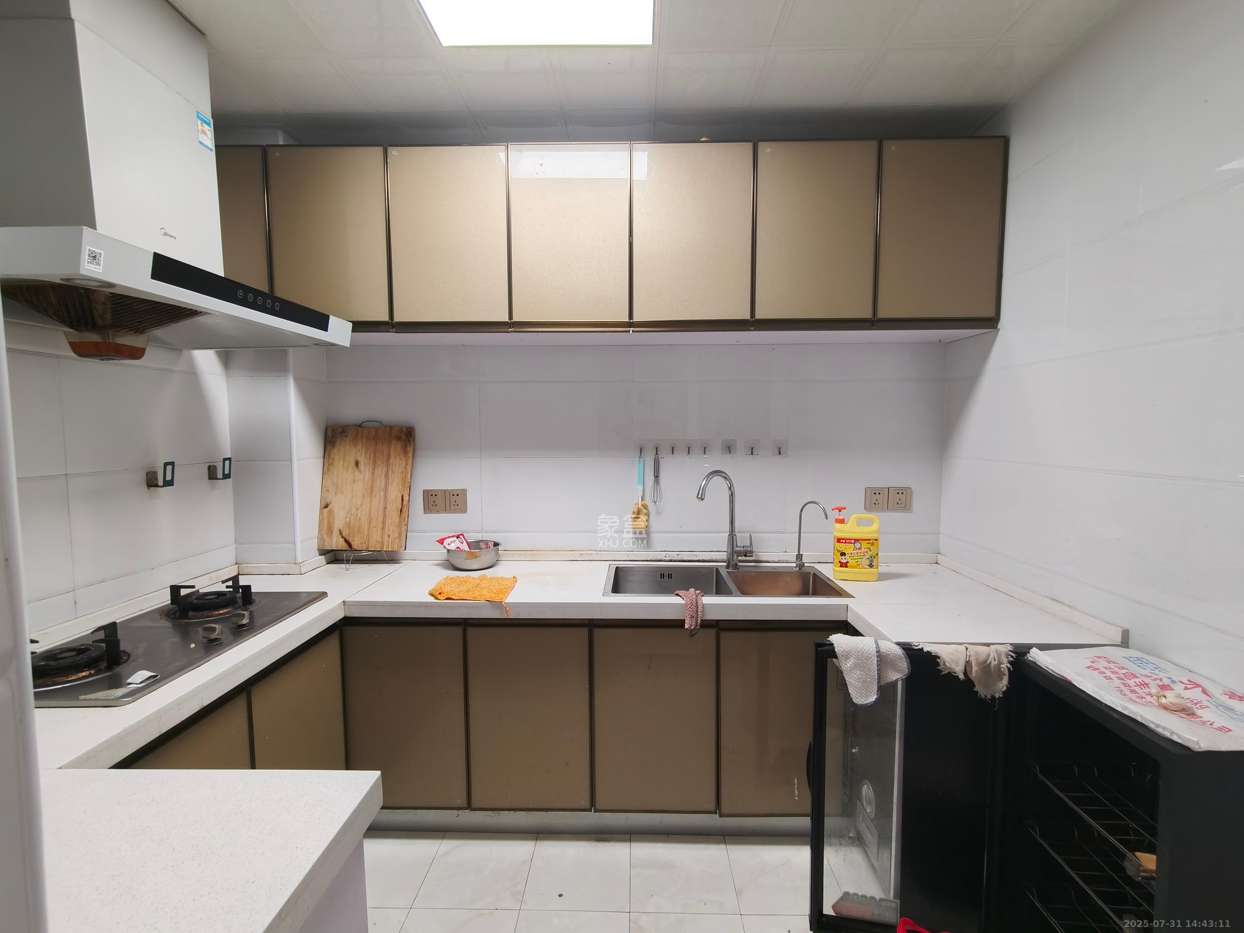 凯富南方鑫城  3室2厅1卫    1700.0元/月室内图