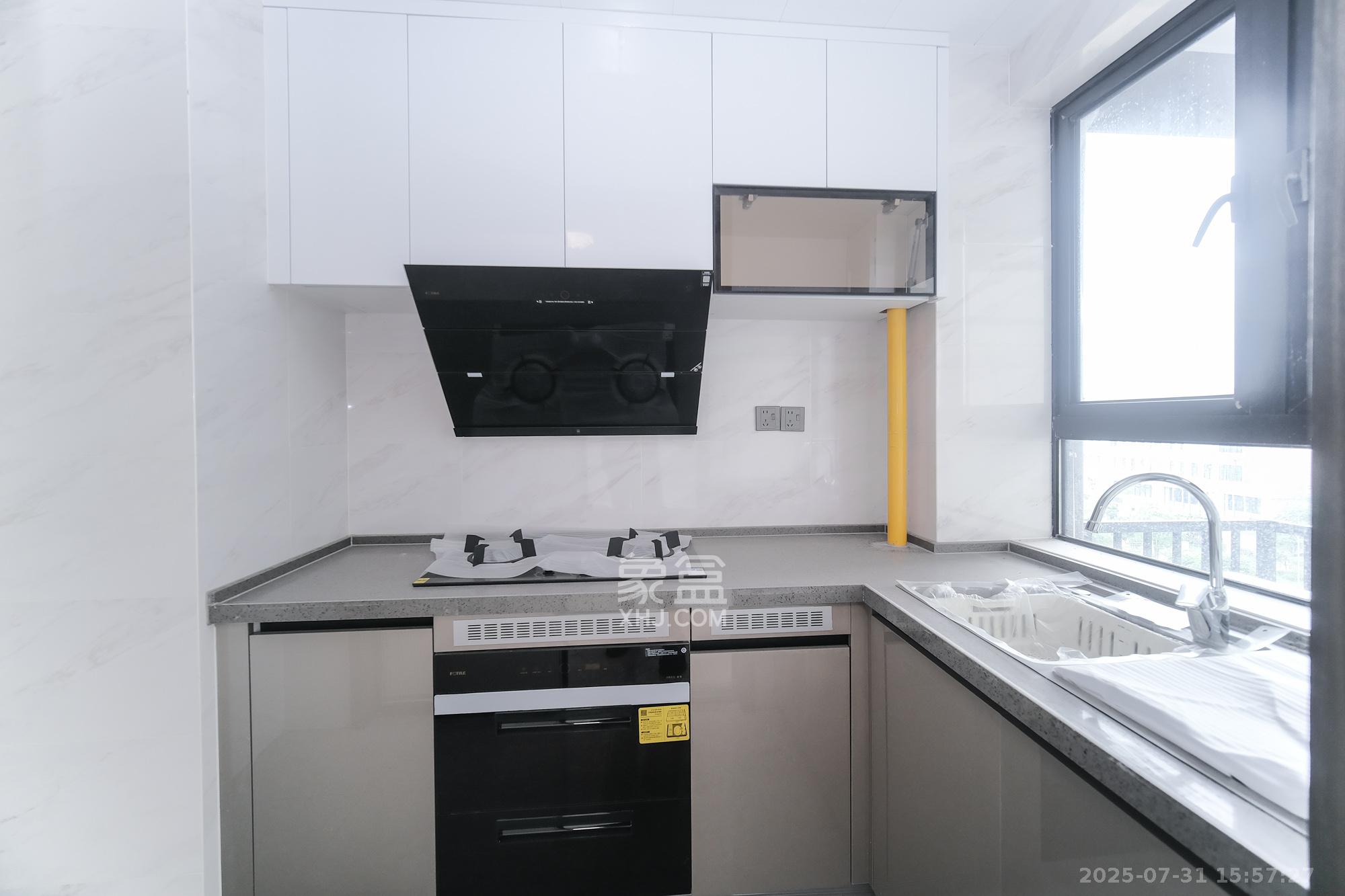 荣盛锦绣学府  3室2厅2卫    105.0万 荣盛锦绣学府  3室2厅2卫    105.0万厨房