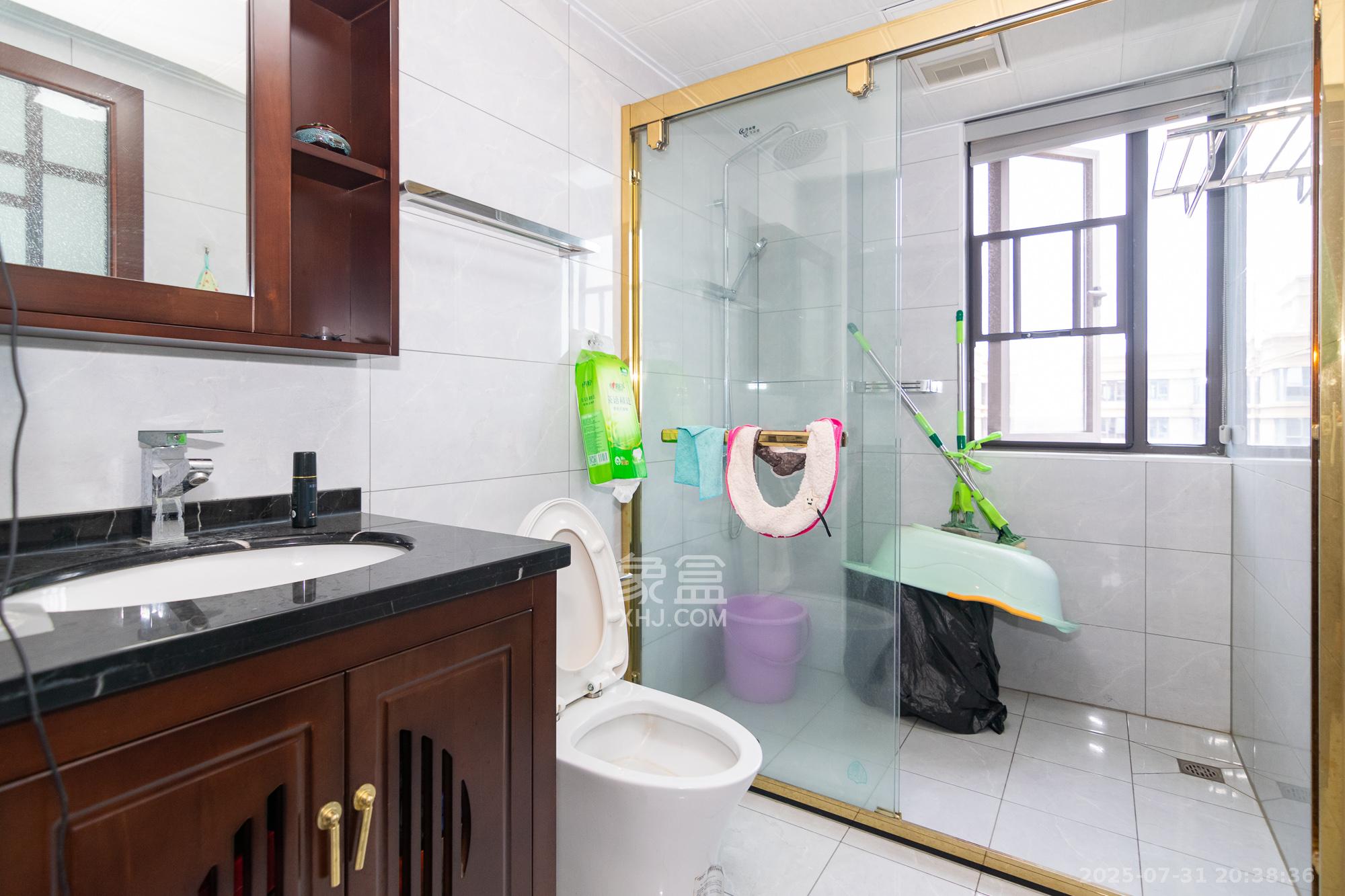 润和美郡（润和紫郡五期）  4室2厅2卫    128.0万卫生间