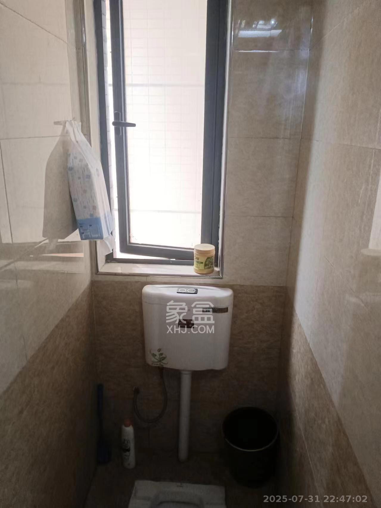 荣盛花语馨苑 2室1厅1卫 2300.0元/月 荣盛花语馨苑 2室1厅1卫 2300.0元/月室内图