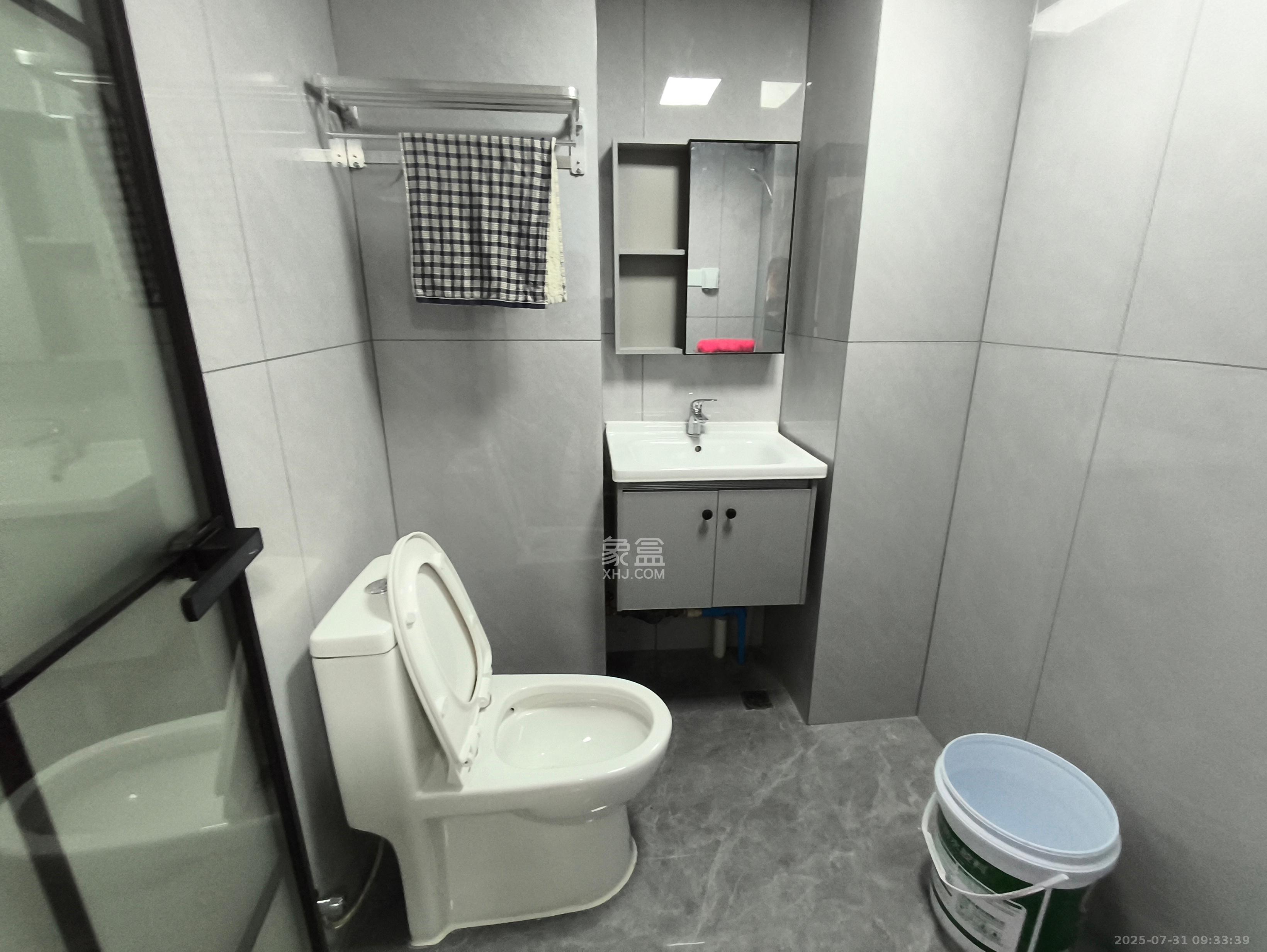 2076至高点 1室1厅1卫 1400.0元/月 2076至高点 1室1厅1卫 1400.0元/月室内图