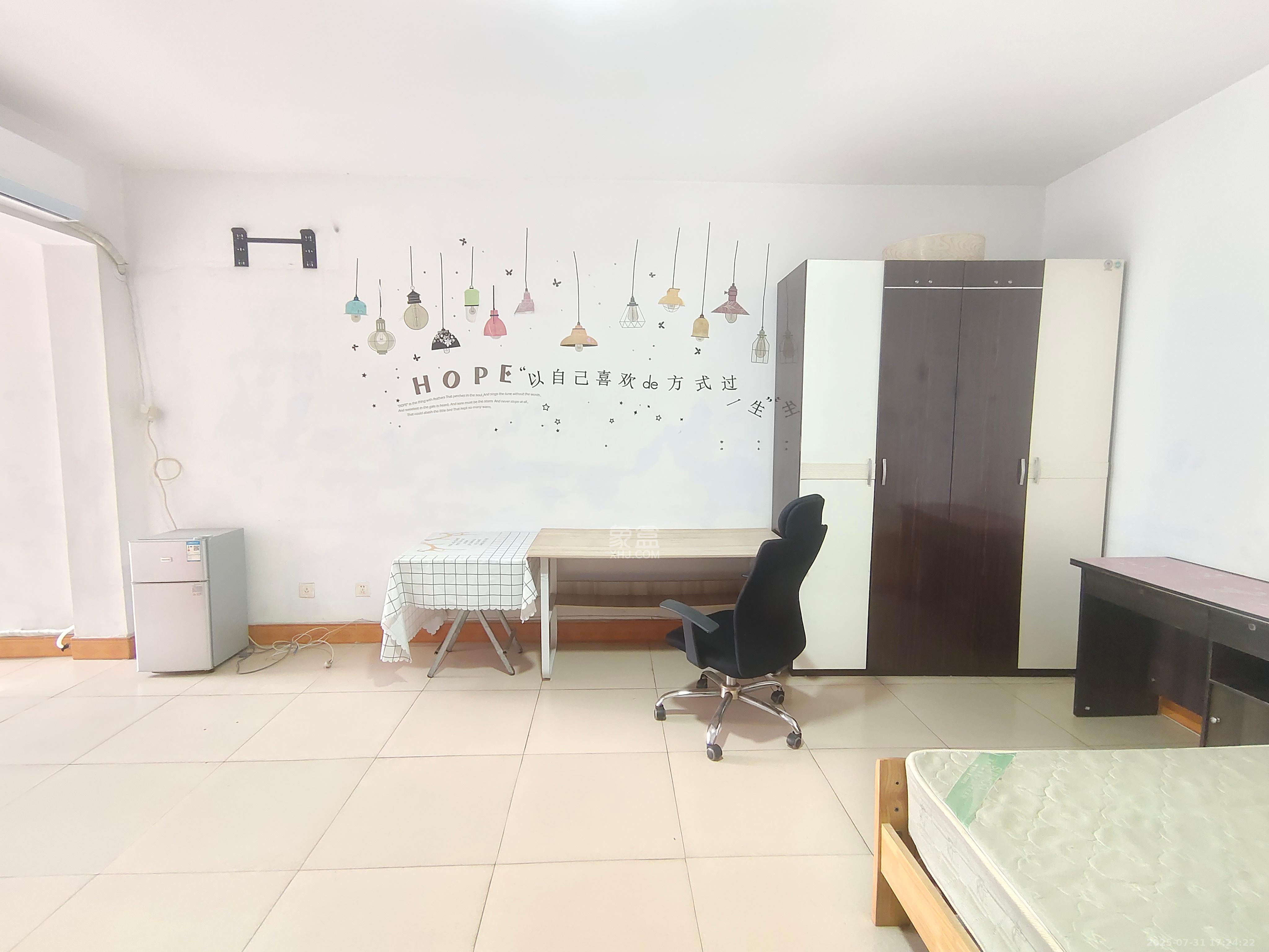 明城公寓  1室1厅1卫    850.0元/月室内图