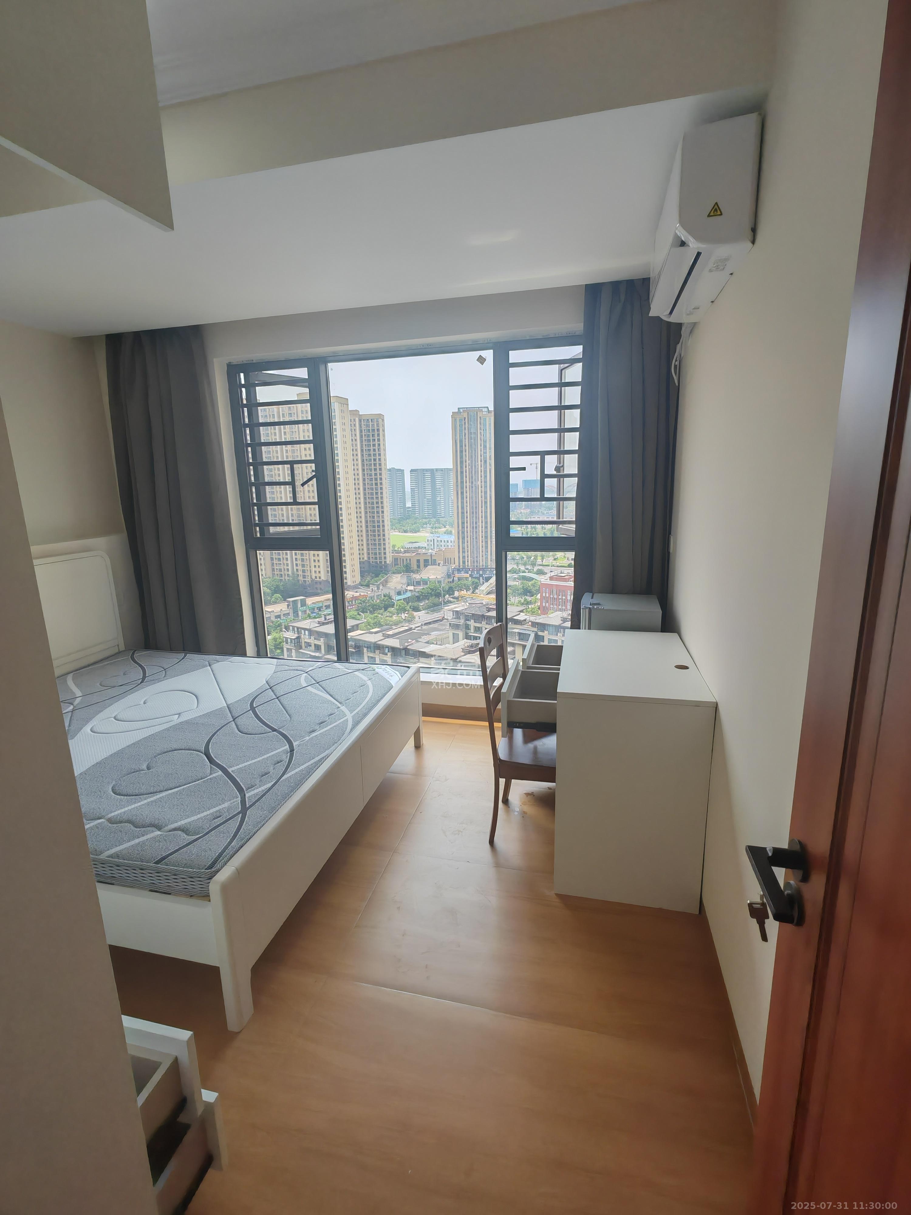 洋湖18克拉（旷远洋湖18克拉）  3室1厅1卫    2300.0元/月室内图