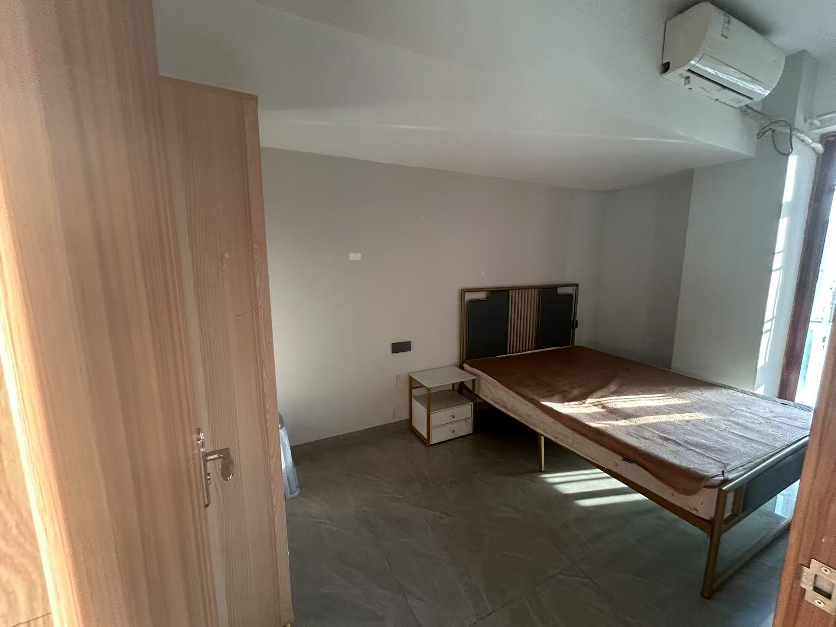 红玫瑰大厦 3室1厅1卫 2600.0元/月 红玫瑰大厦 3室1厅1卫 2600.0元/月室内图