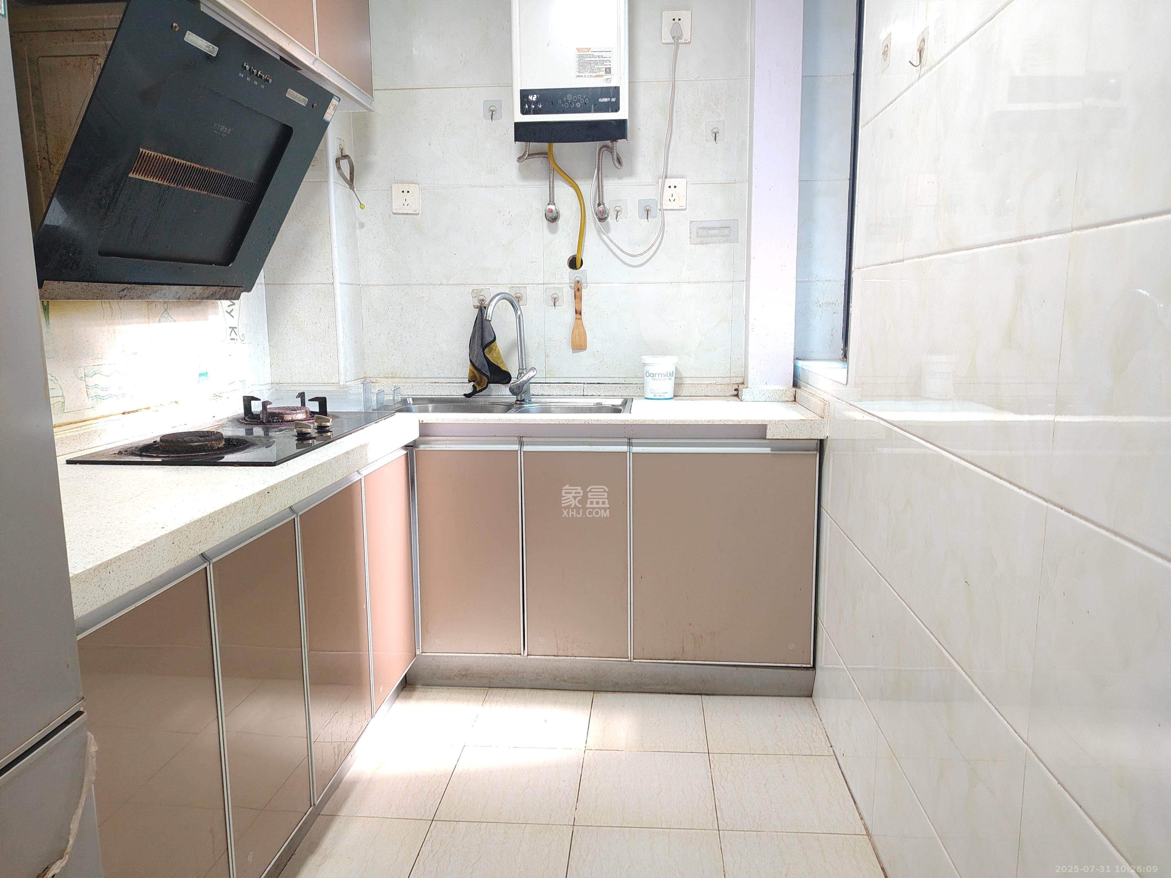 滨江海棠湾 2室2厅1卫 1800.0元/月 滨江海棠湾 2室2厅1卫 1800.0元/月室内图