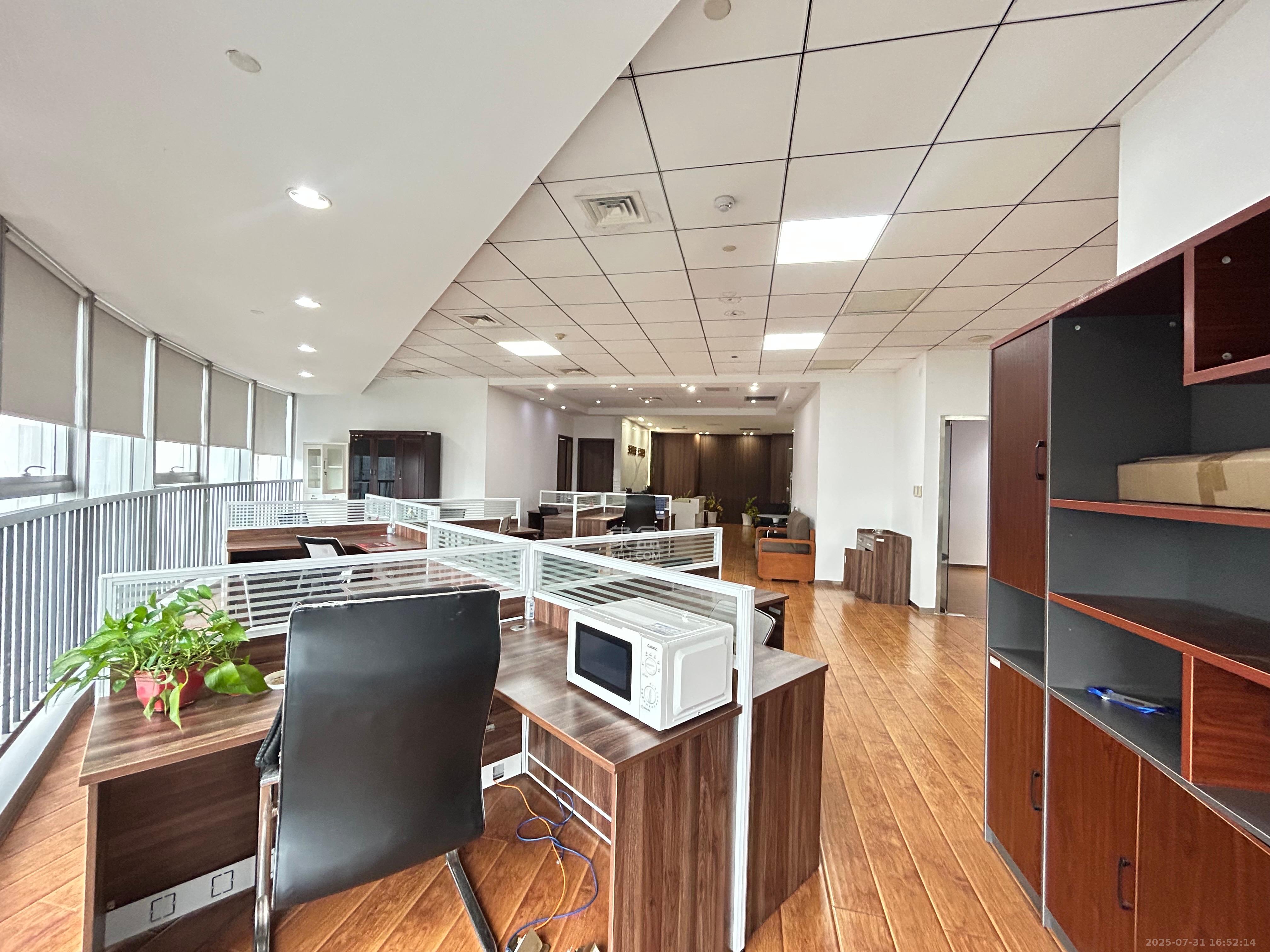 绿地中央广场   58.02㎡      22600.0元/月