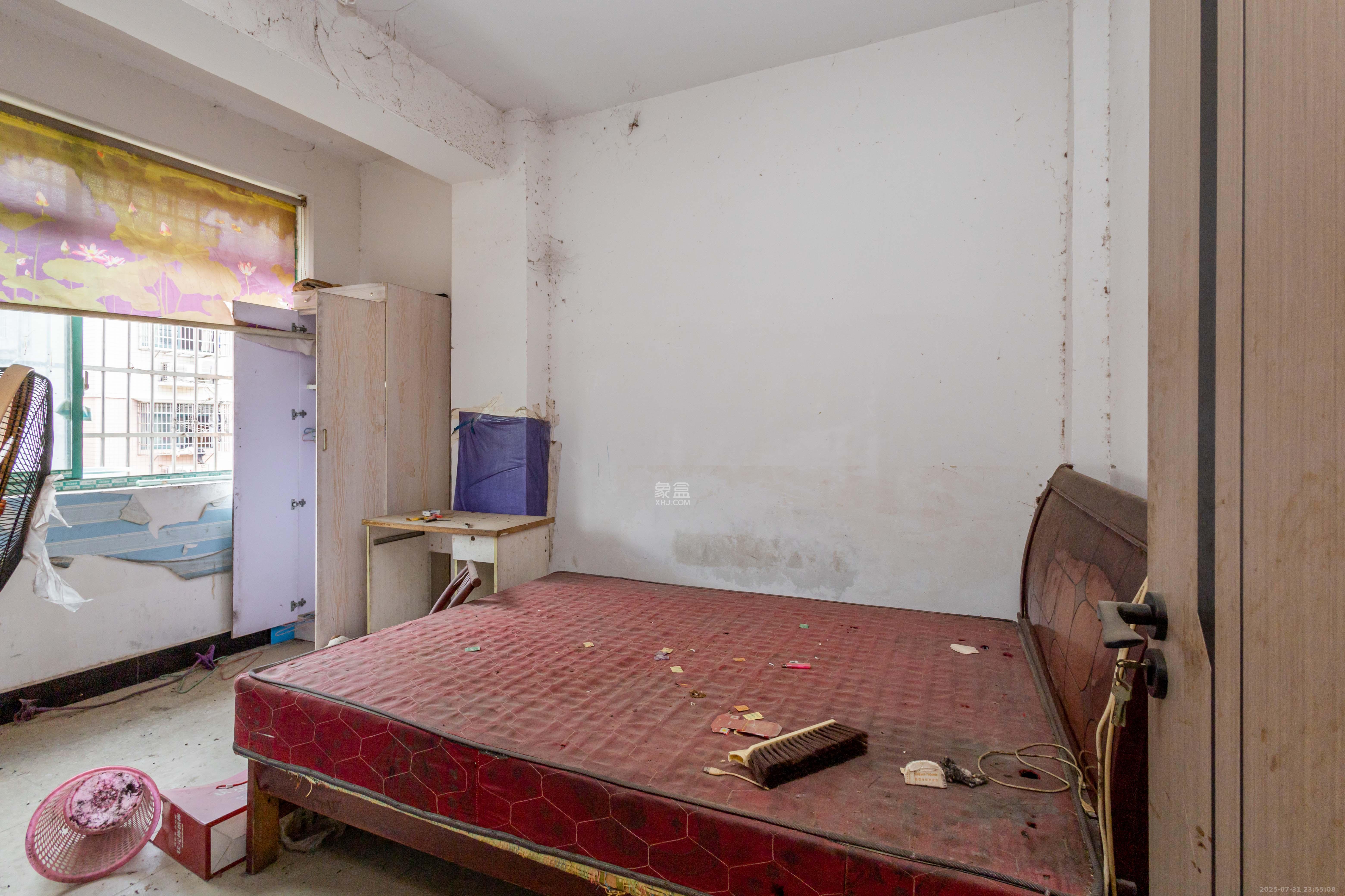 星沙国际物流园/泉星社区 3室2厅2卫 30.7万 星沙国际物流园/泉星社区 3室2厅2卫 30.7万卧室