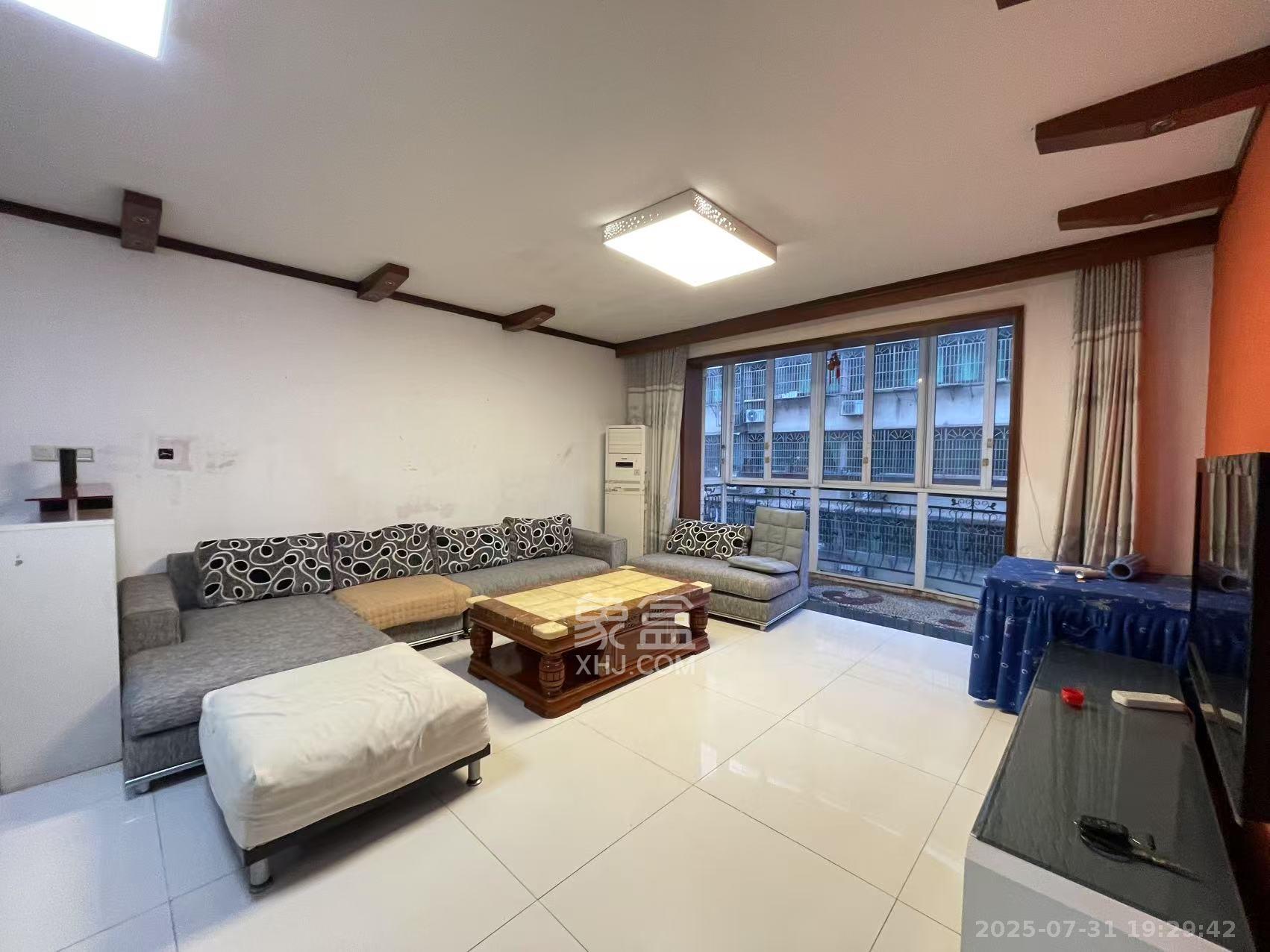 惠泽园 3室2厅2卫 2200.0元/月 惠泽园 3室2厅2卫 2200.0元/月室内图