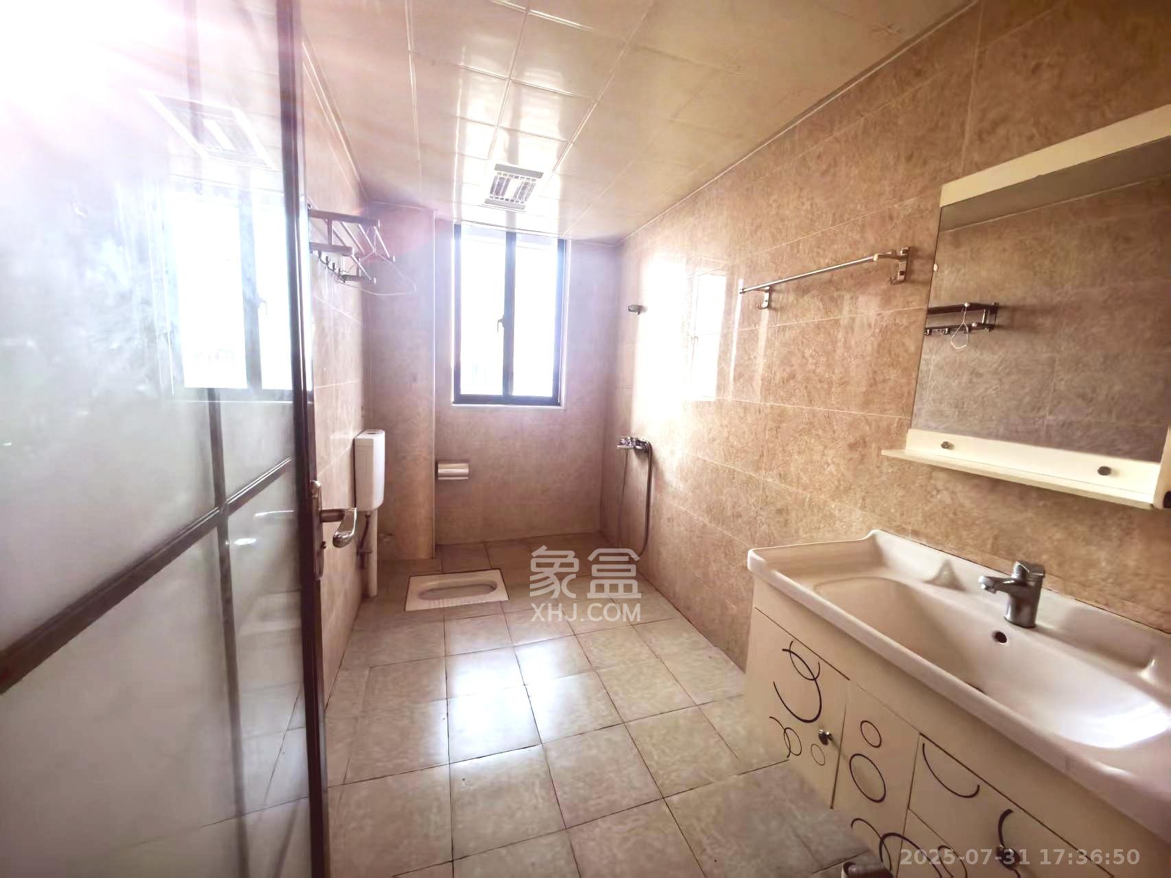 融科东南海 4室2厅2卫 3200.0元/月 融科东南海 4室2厅2卫 3200.0元/月室内图