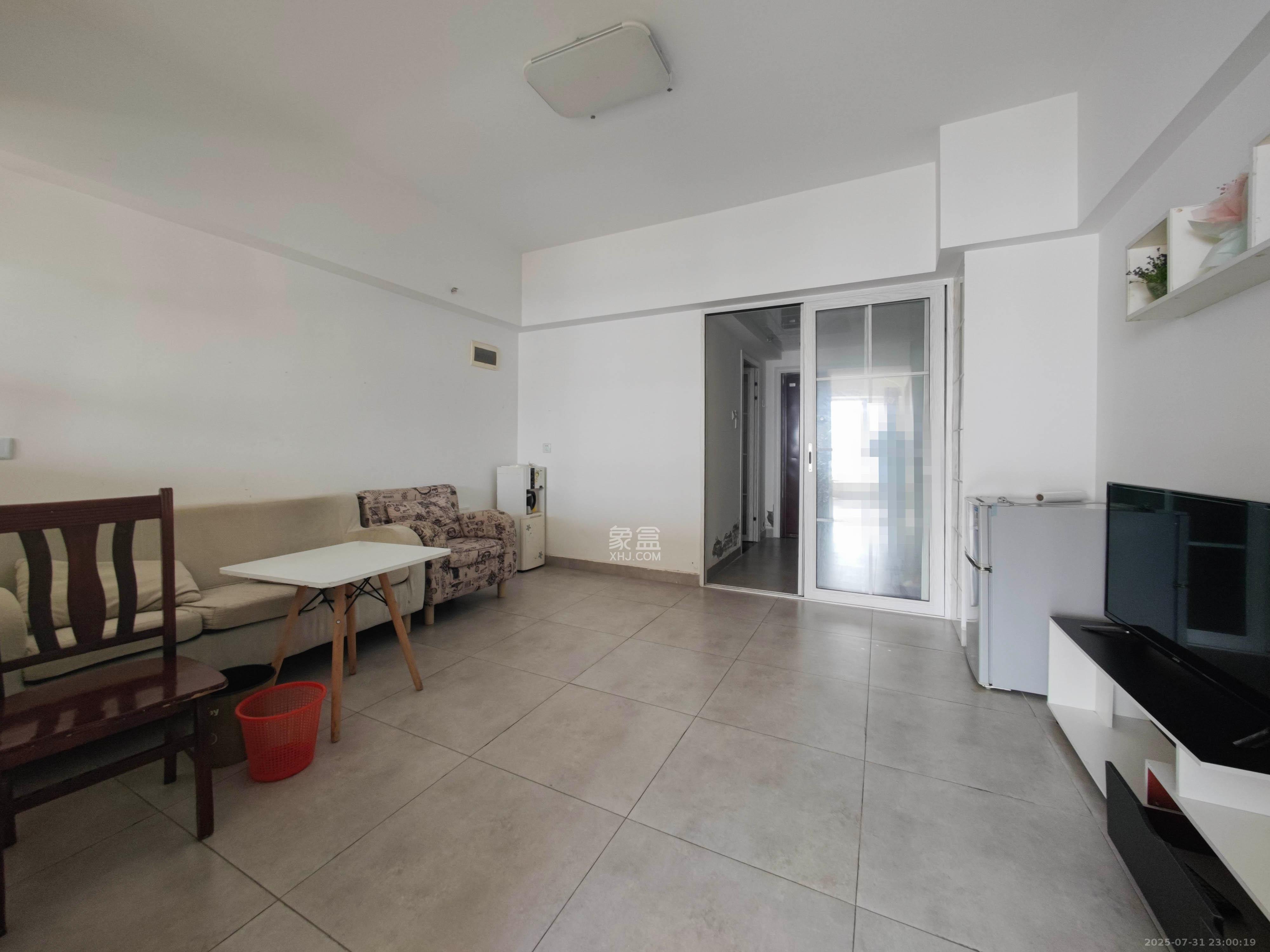 南庭城果 1室0厅0卫 28.0万 南庭城果 1室0厅0卫 28.0万客厅