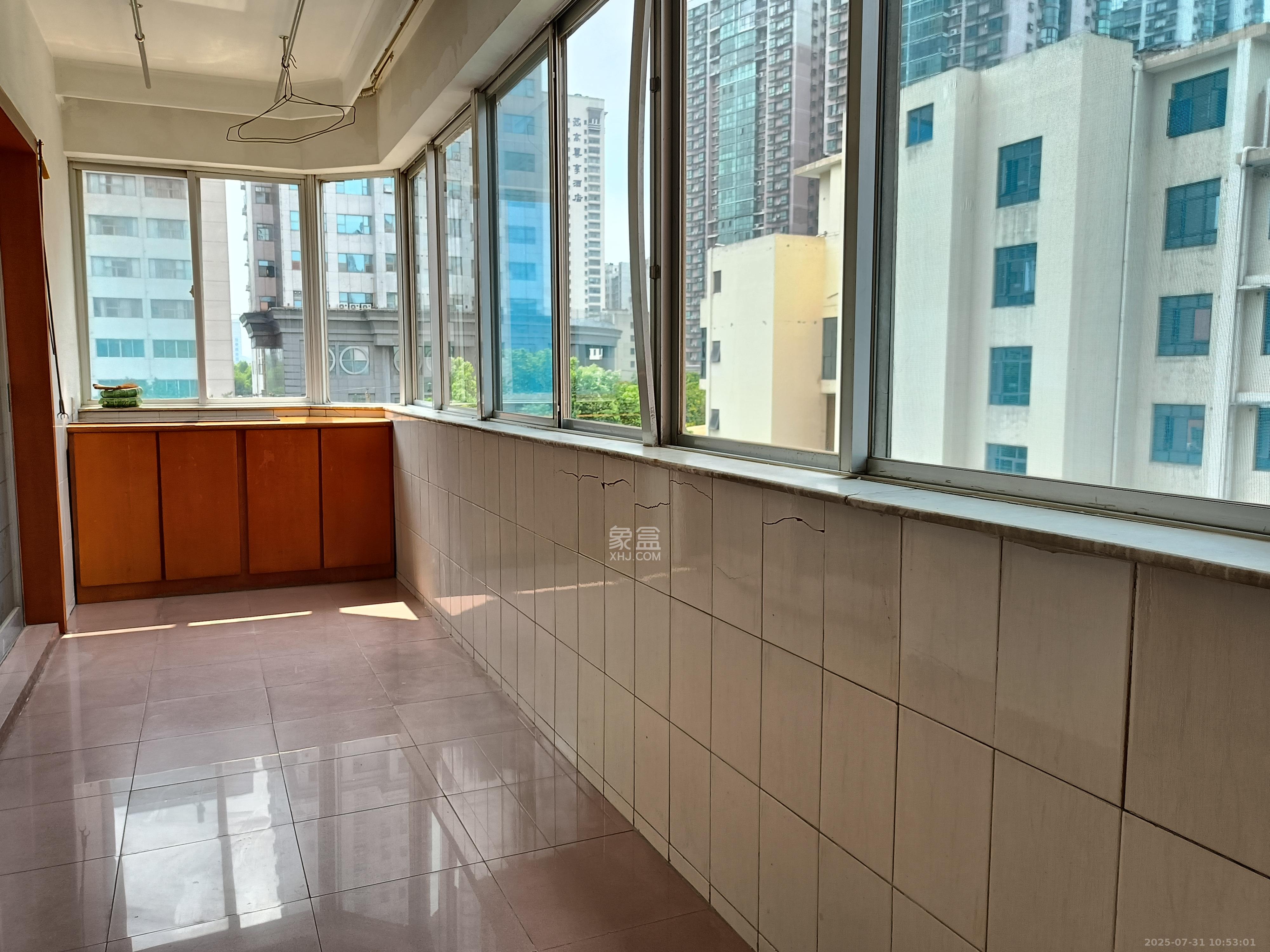 交通厅宿舍 4室2厅2卫 3500.0元/月 交通厅宿舍 4室2厅2卫 3500.0元/月室内图