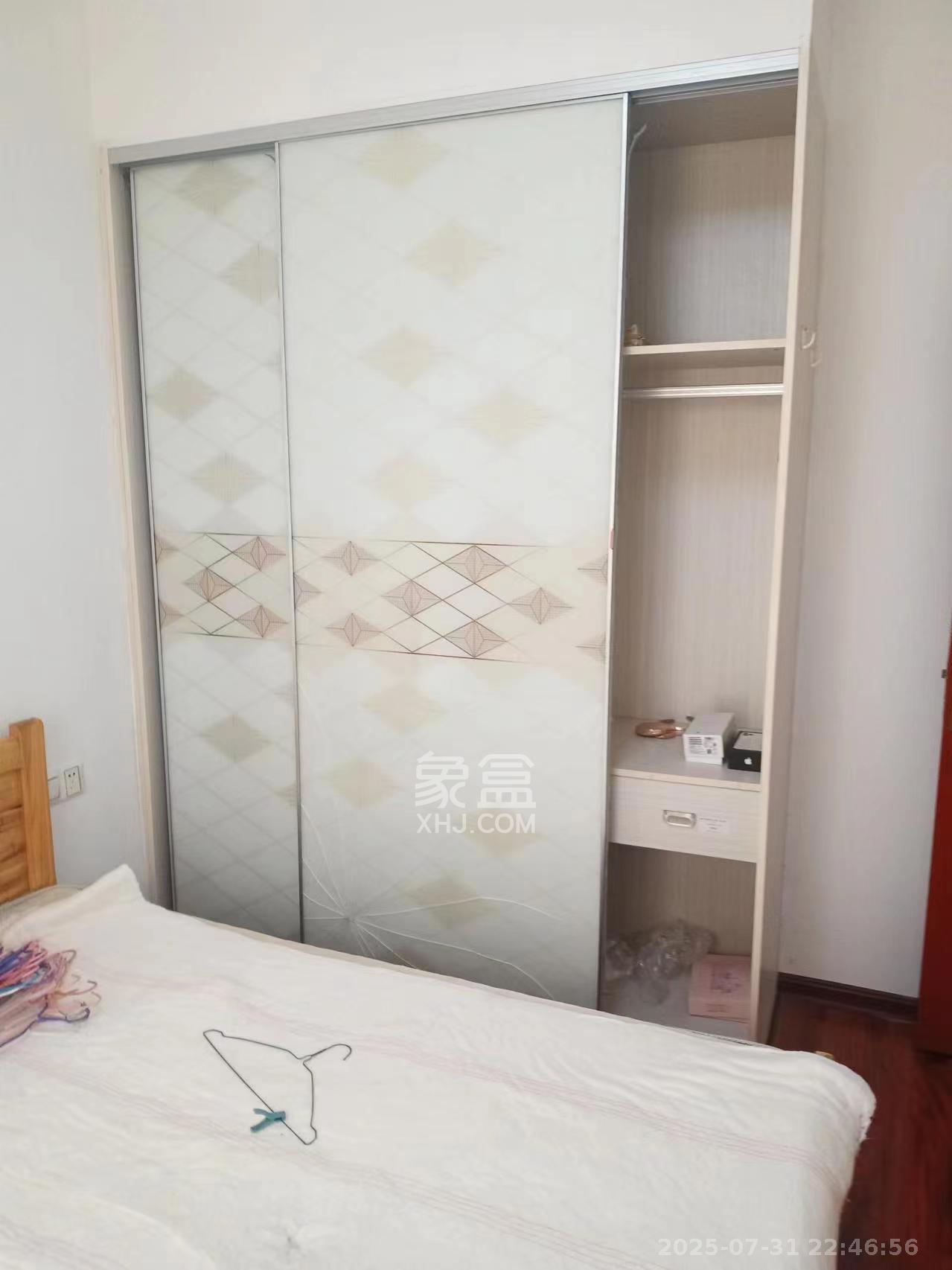 荣盛花语馨苑  2室1厅1卫    2300.0元/月室内图