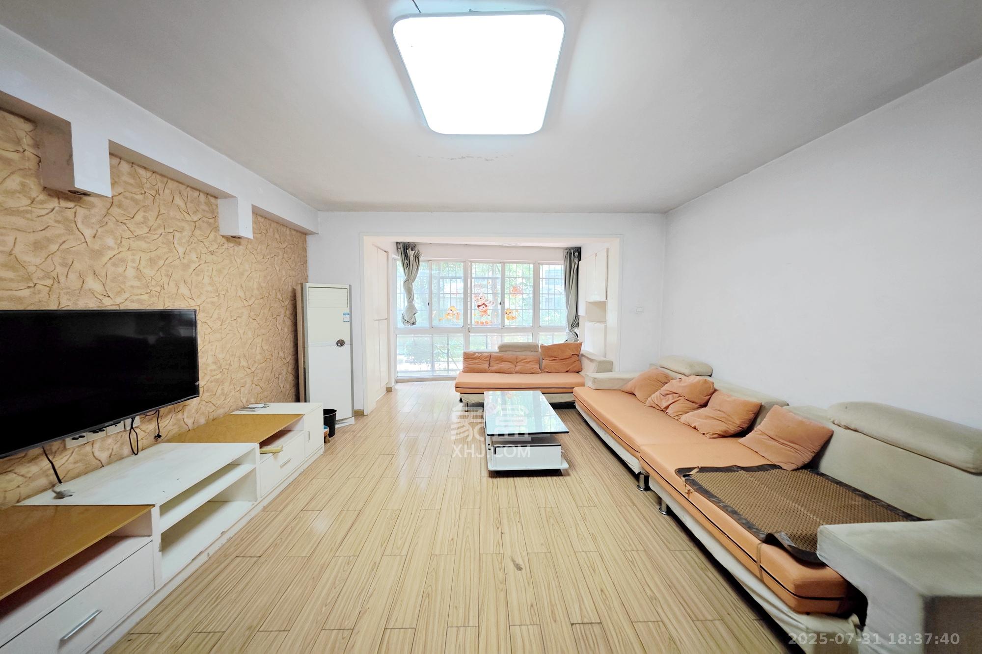 福乐康城  3室2厅2卫    82.8万 福乐康城  3室2厅2卫    82.8万客厅