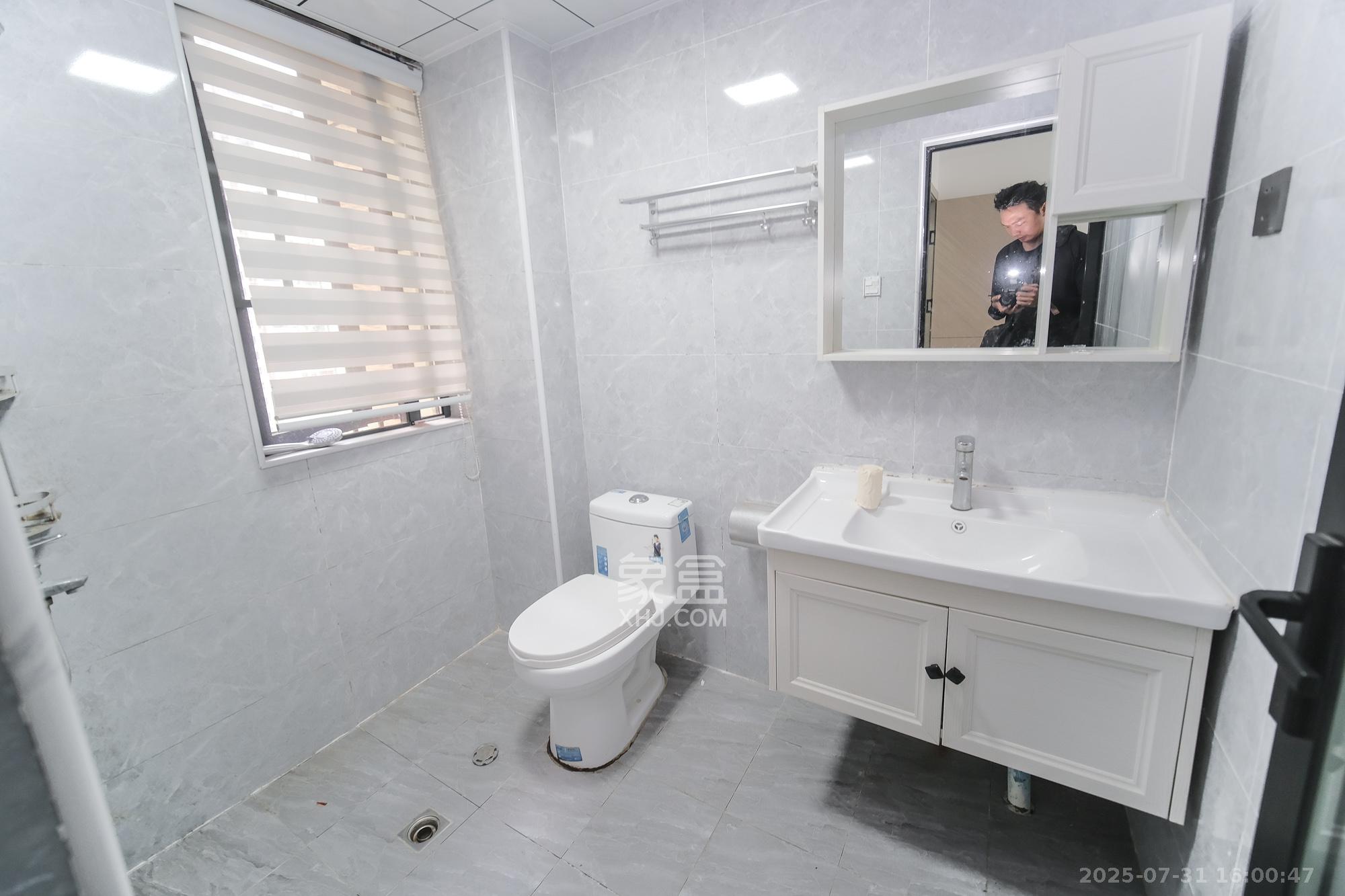 永宏万家里  3室2厅2卫    106.8万卫生间