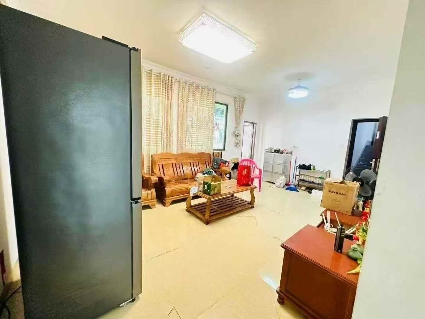 艺园小区 3室2厅1卫 78.0万 艺园小区 3室2厅1卫 78.0万客厅