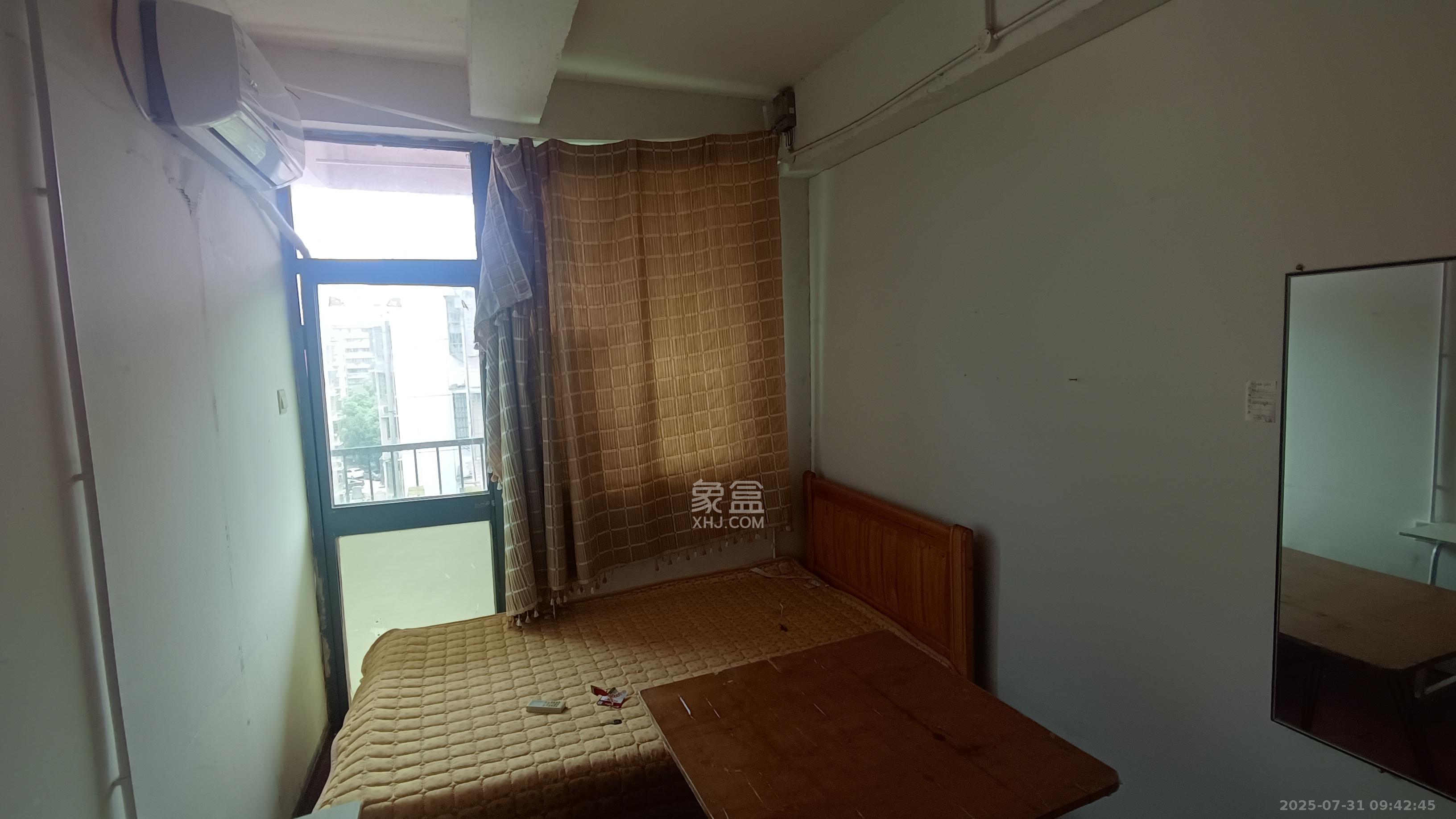 天峰名苑  2室2厅1卫    2400.0元/月室内图