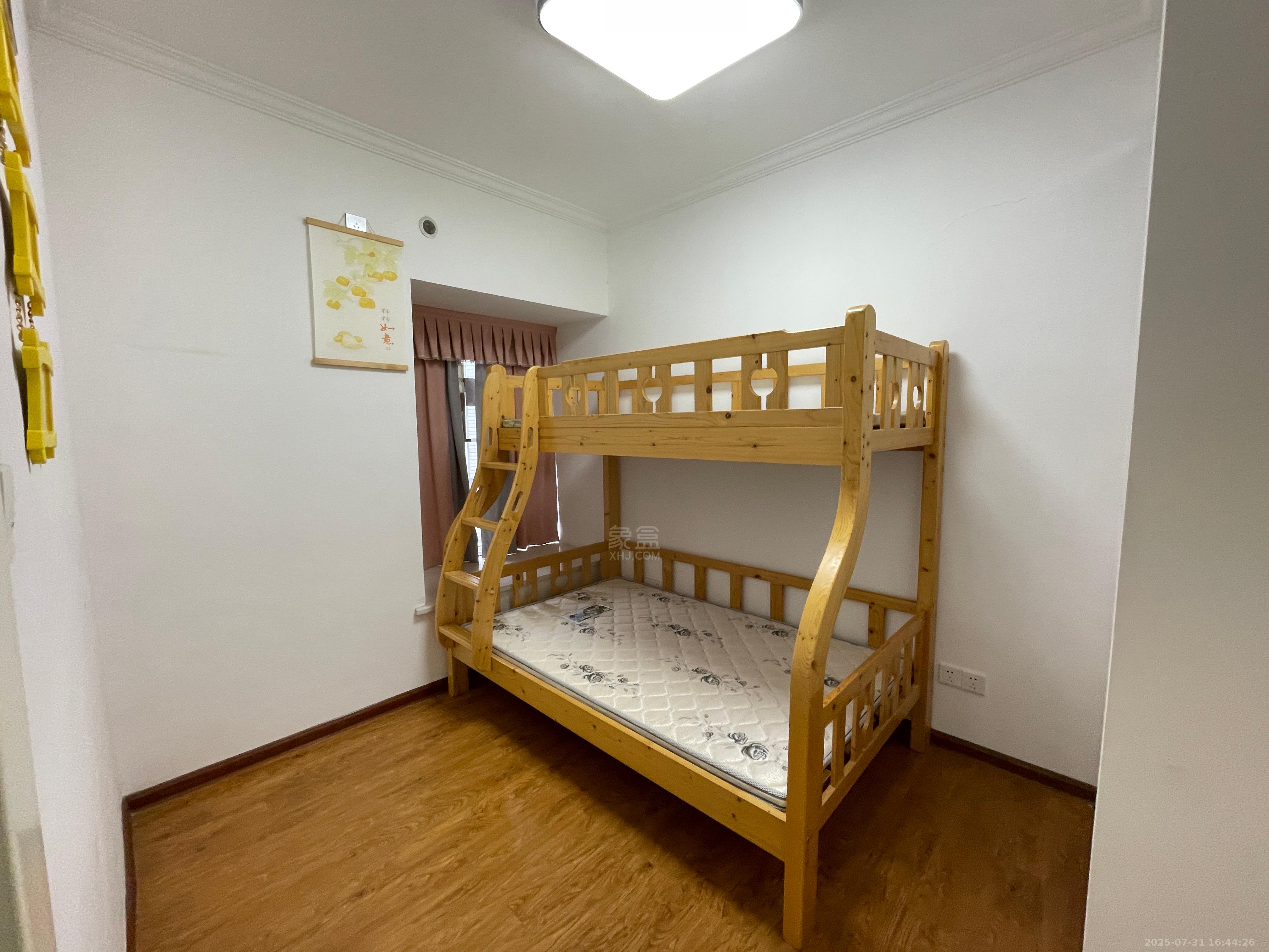美的城三期  3室2厅2卫   2000.00元/月室内图