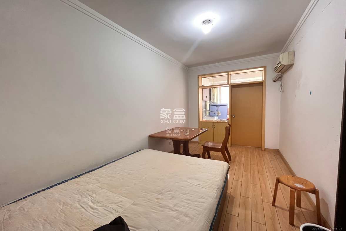 运通馨苑 4室2厅2卫 2000.0元/月 运通馨苑 4室2厅2卫 2000.0元/月室内图