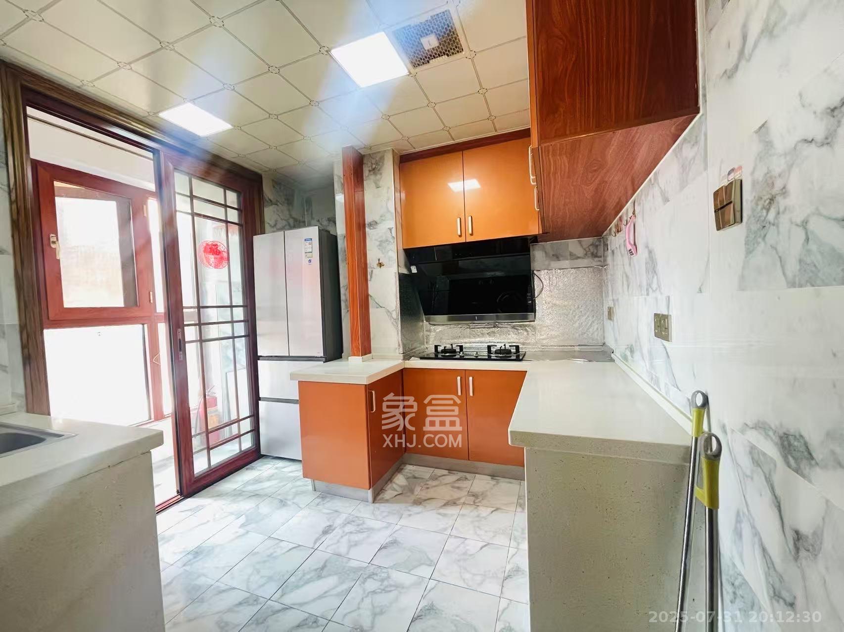 上园商住小区  3室2厅1卫    3000.0元/月室内图