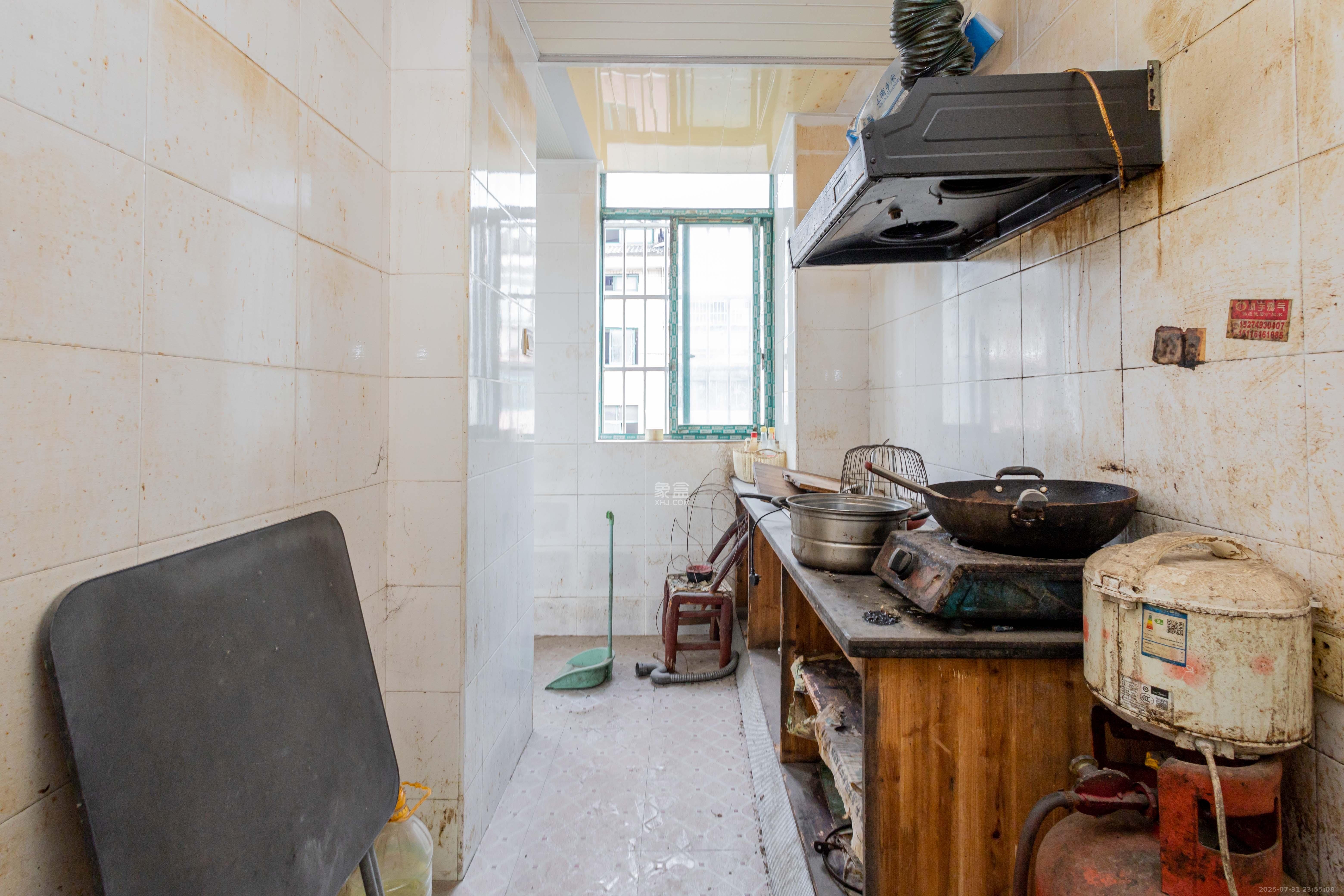 星沙国际物流园/泉星社区 3室2厅2卫 30.7万 星沙国际物流园/泉星社区 3室2厅2卫 30.7万厨房