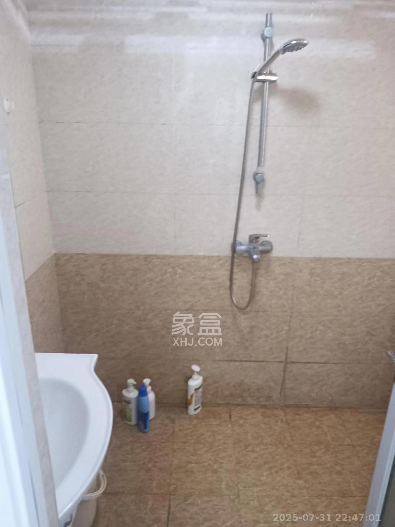 荣盛花语馨苑 2室1厅1卫 2300.0元/月 荣盛花语馨苑 2室1厅1卫 2300.0元/月室内图