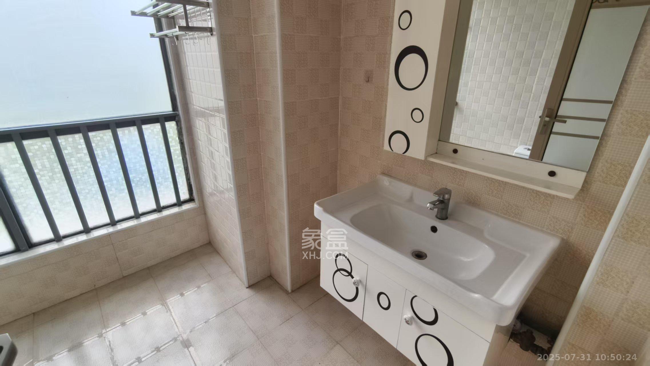 中城丽景香山园 3室2厅2卫 3000.0元/月 中城丽景香山园 3室2厅2卫 3000.0元/月室内图