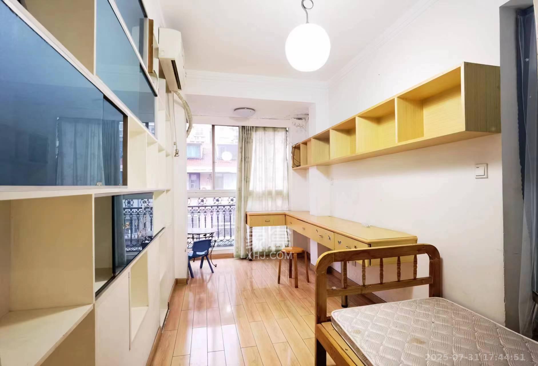 运通馨苑 4室2厅2卫 2000.0元/月 运通馨苑 4室2厅2卫 2000.0元/月室内图