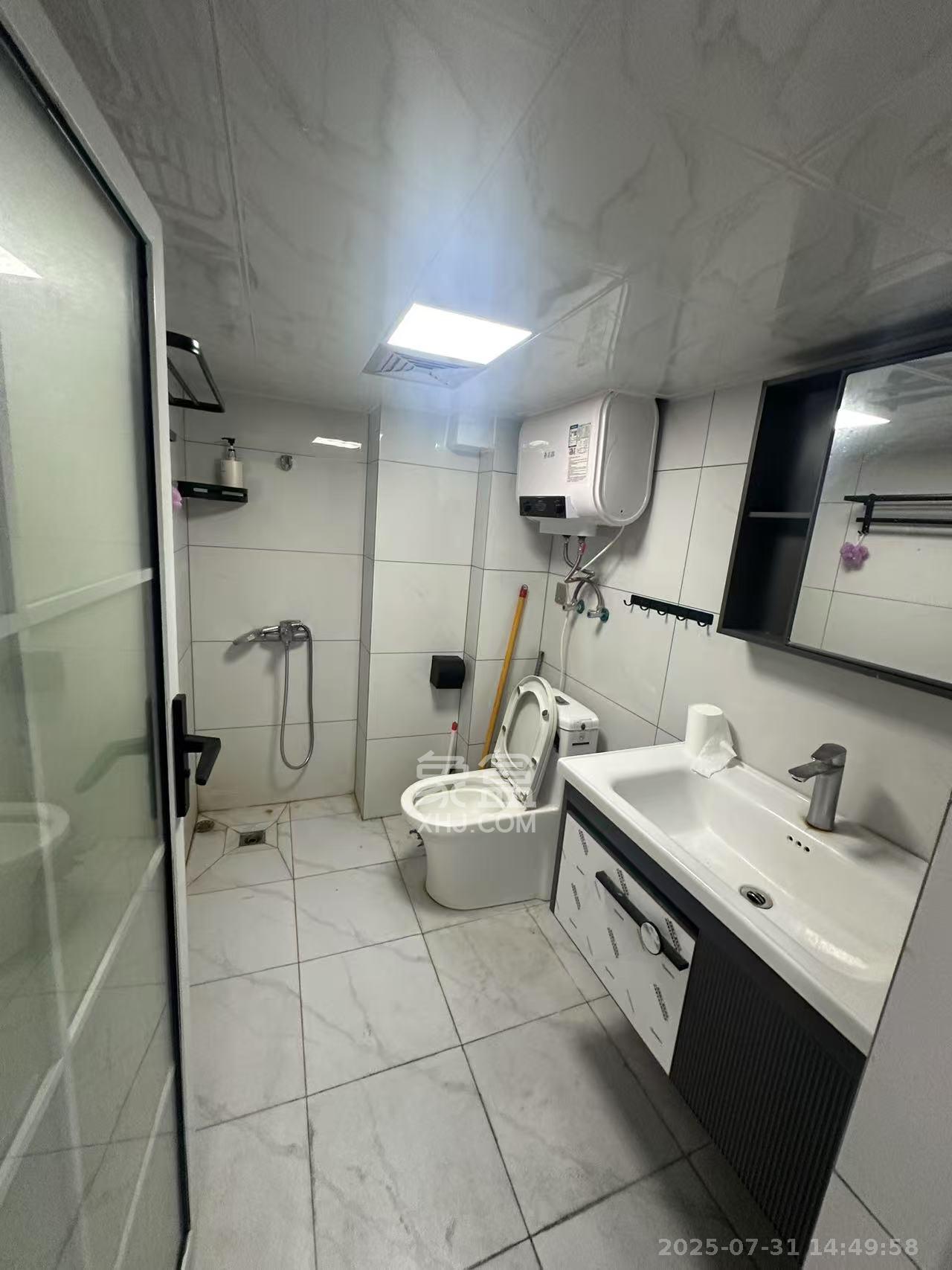 天麓轻奢国际  1室1厅1卫    1200.0元/月室内图