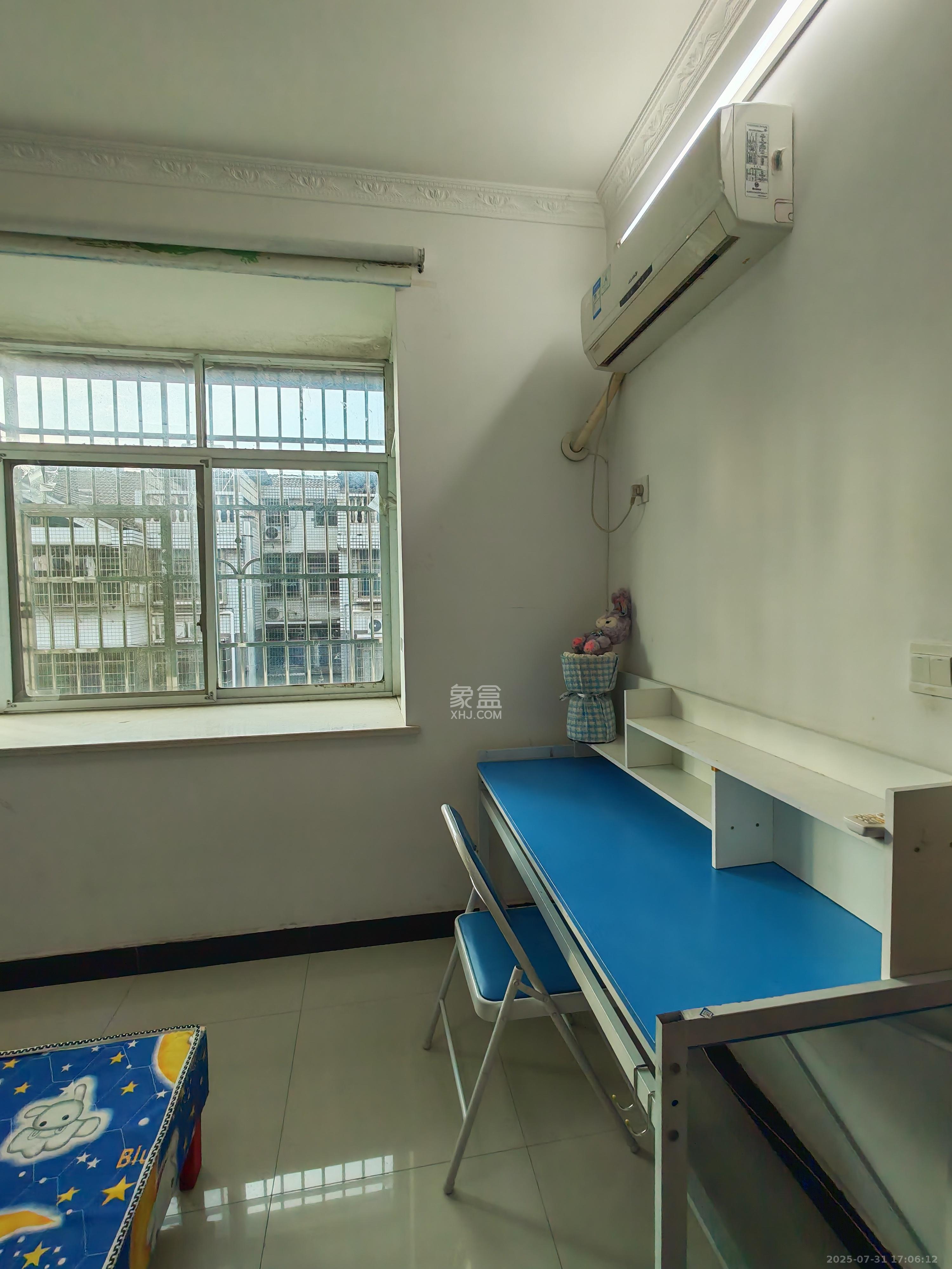 兴联母山小区 3室2厅2卫 1500.0元/月 兴联母山小区 3室2厅2卫 1500.0元/月室内图