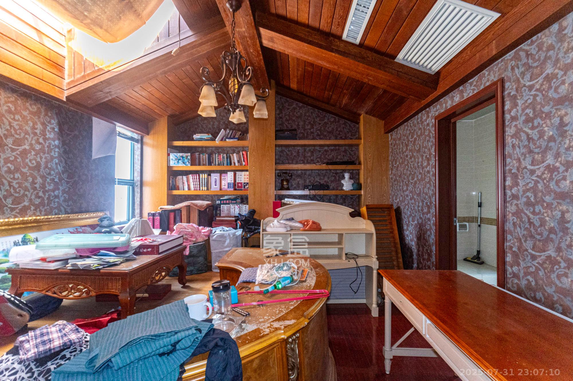 湘龙家园  6室2厅4卫    425.0万 湘龙家园  6室2厅4卫    425.0万其他