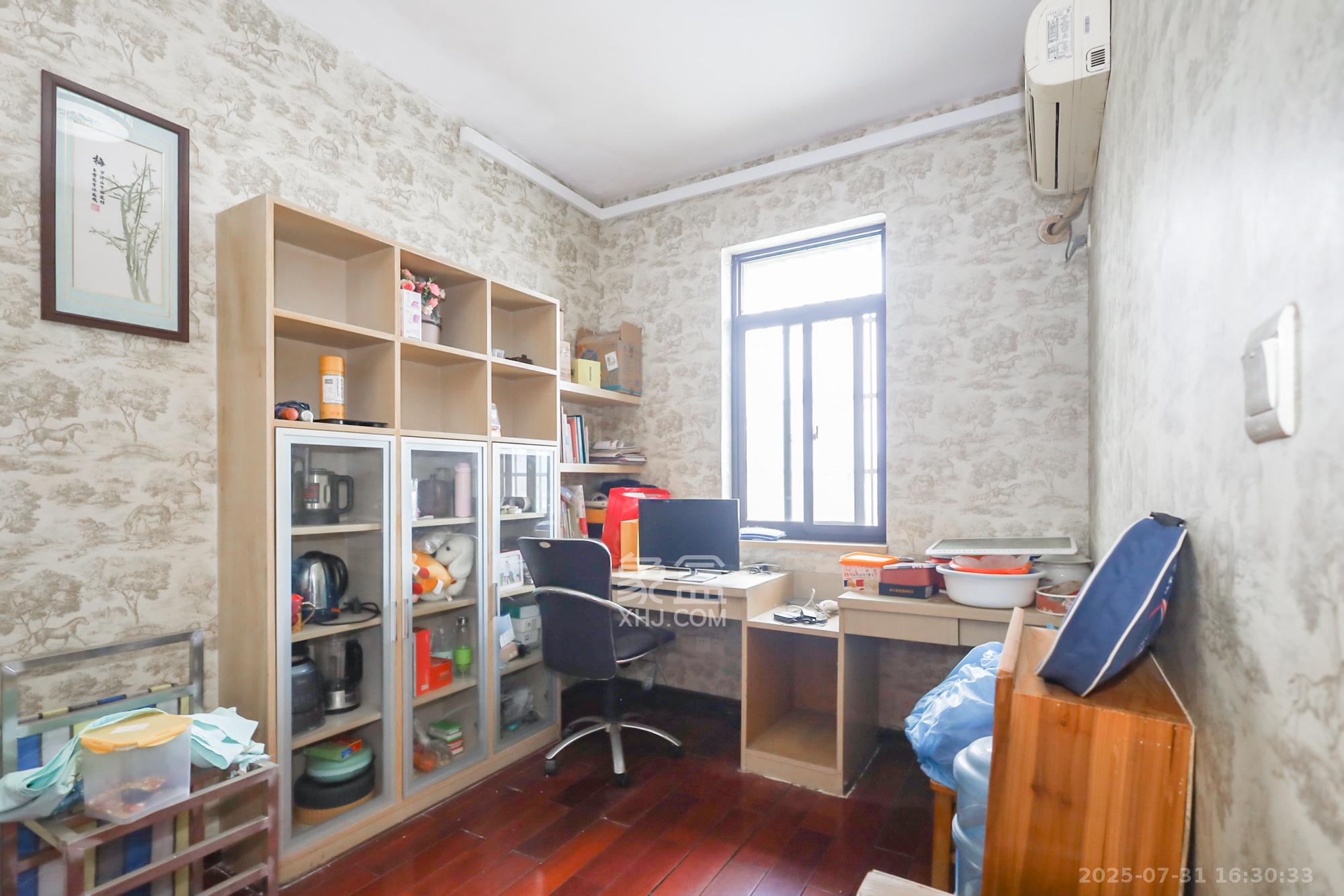 雄海花园  4室2厅1卫    149.88万卧室