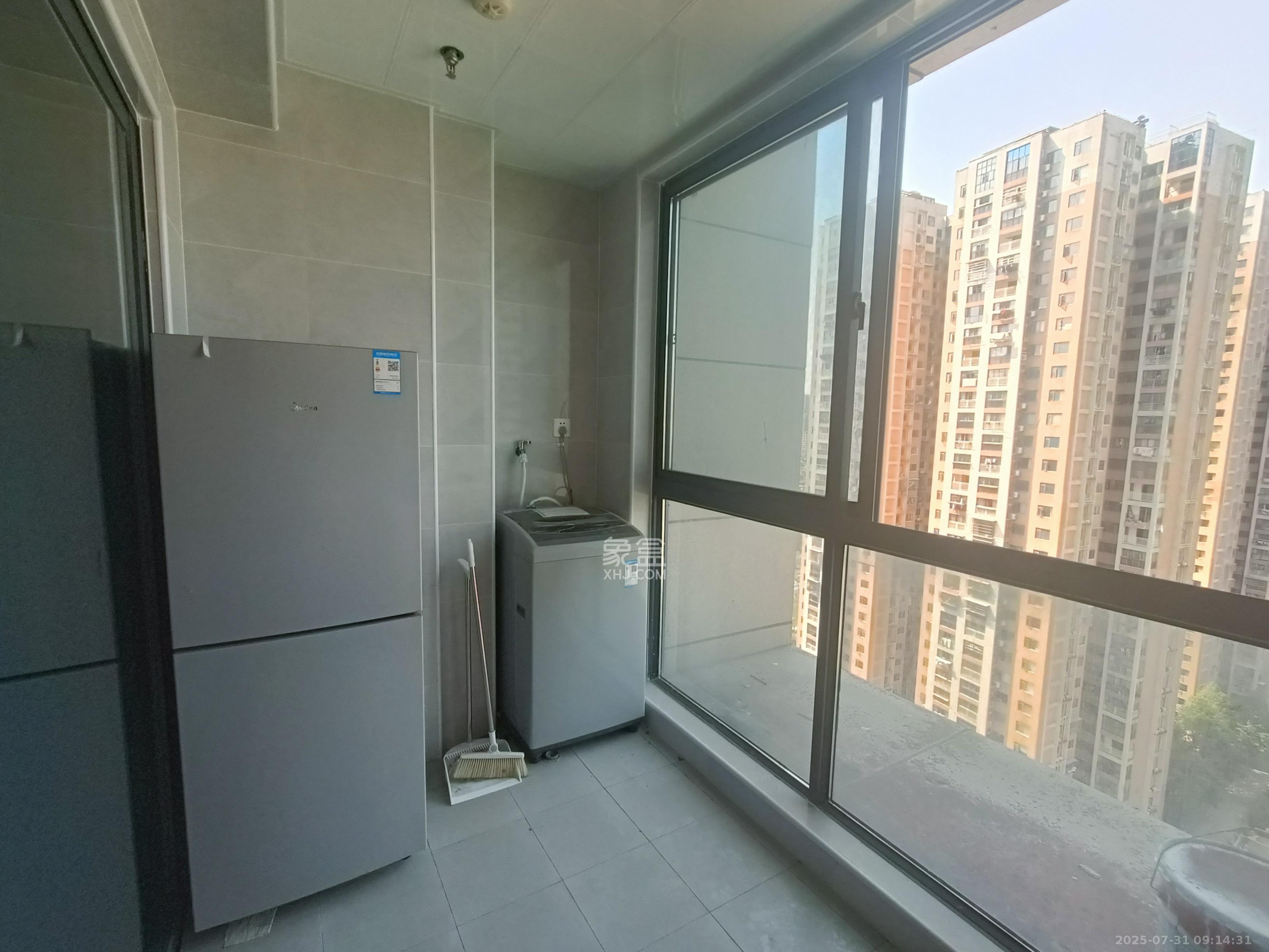 明发国际城  1室1厅1卫    1300.0元/月室内图