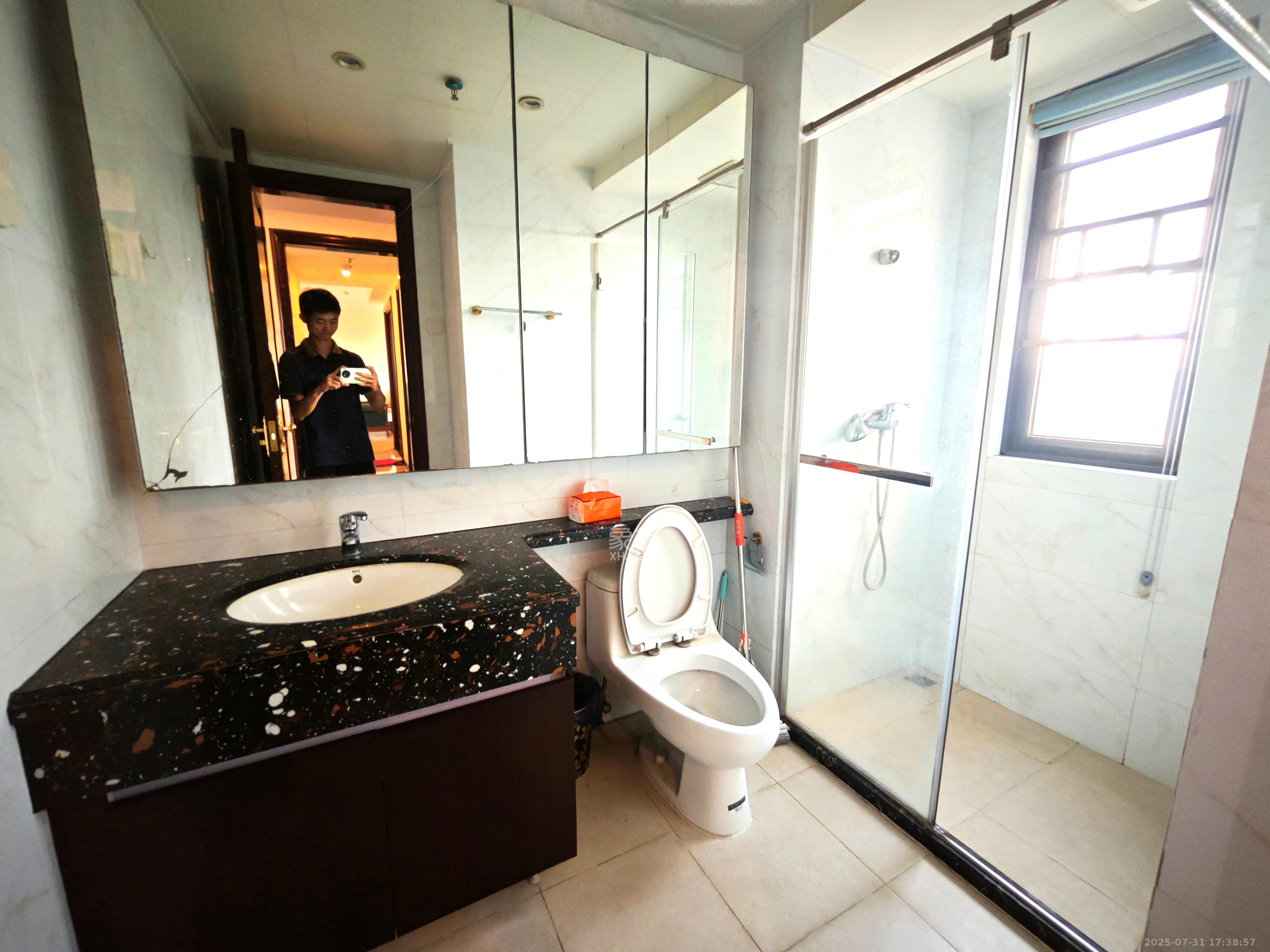 恒大御景半岛锦绣苑  3室2厅2卫    3000.0元/月 恒大御景半岛锦绣苑  3室2厅2卫    3000.0元/月室内图