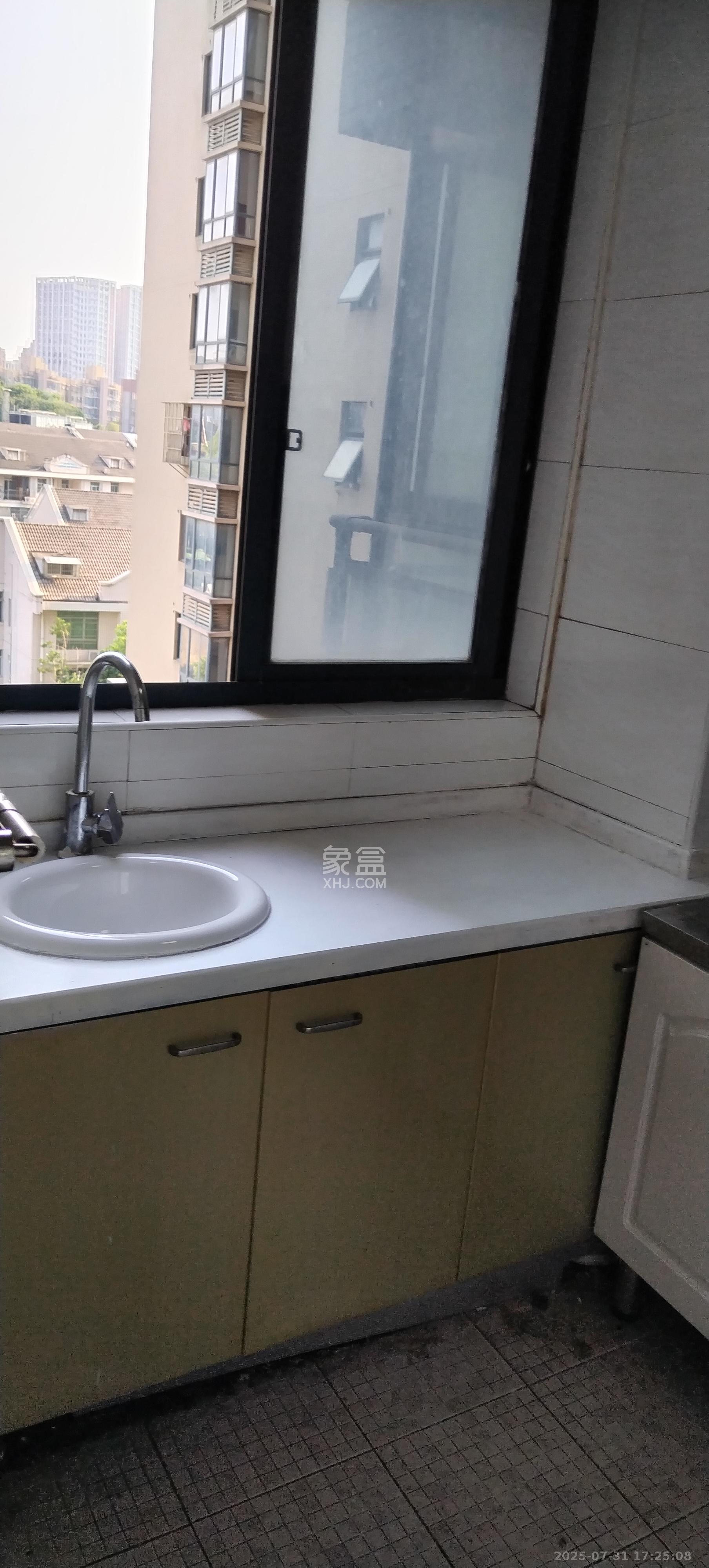 高升金典 3室1厅1卫 2500.0元/月 高升金典 3室1厅1卫 2500.0元/月室内图