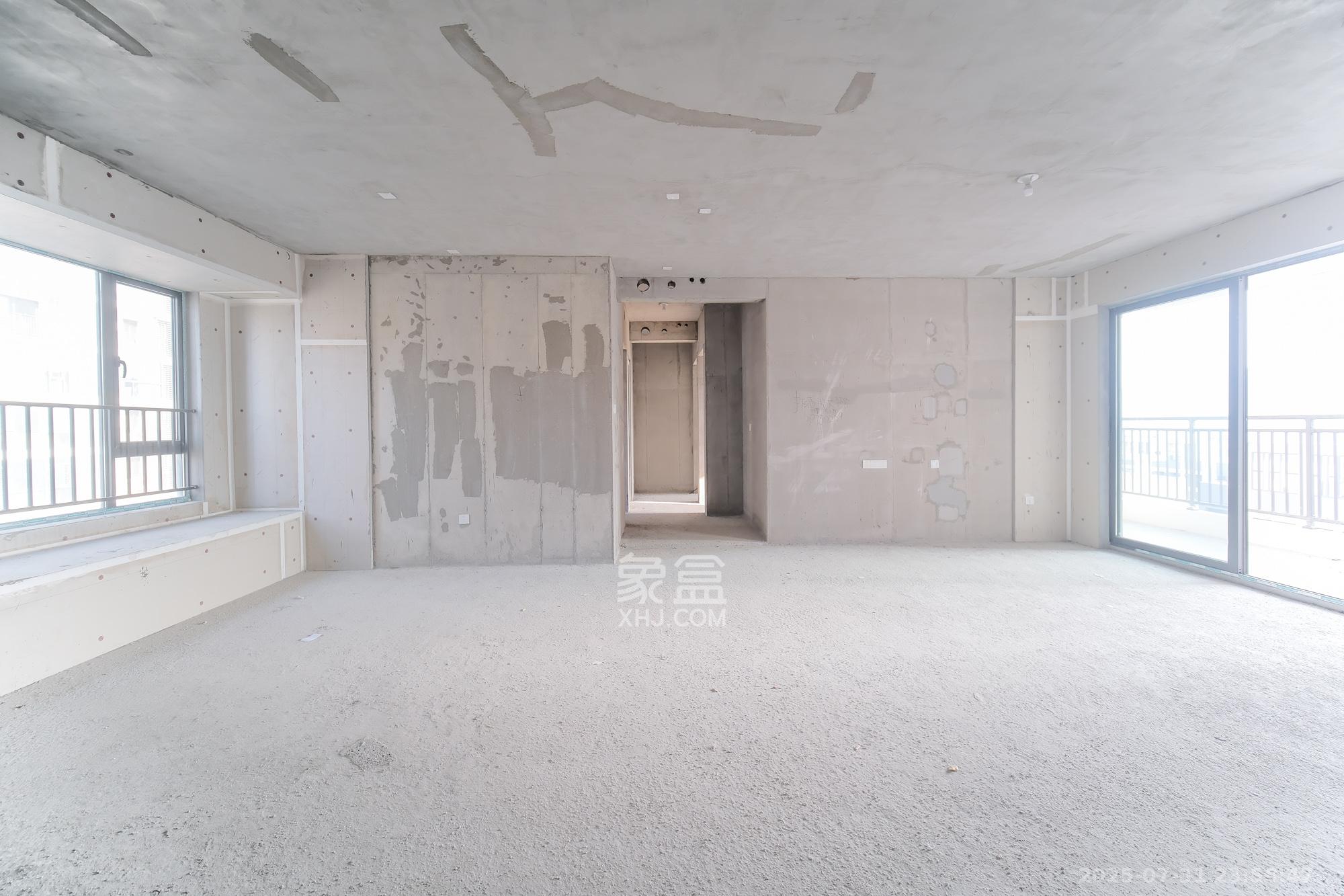 和顺府  4室2厅2卫    120.0万 和顺府  4室2厅2卫    120.0万客厅